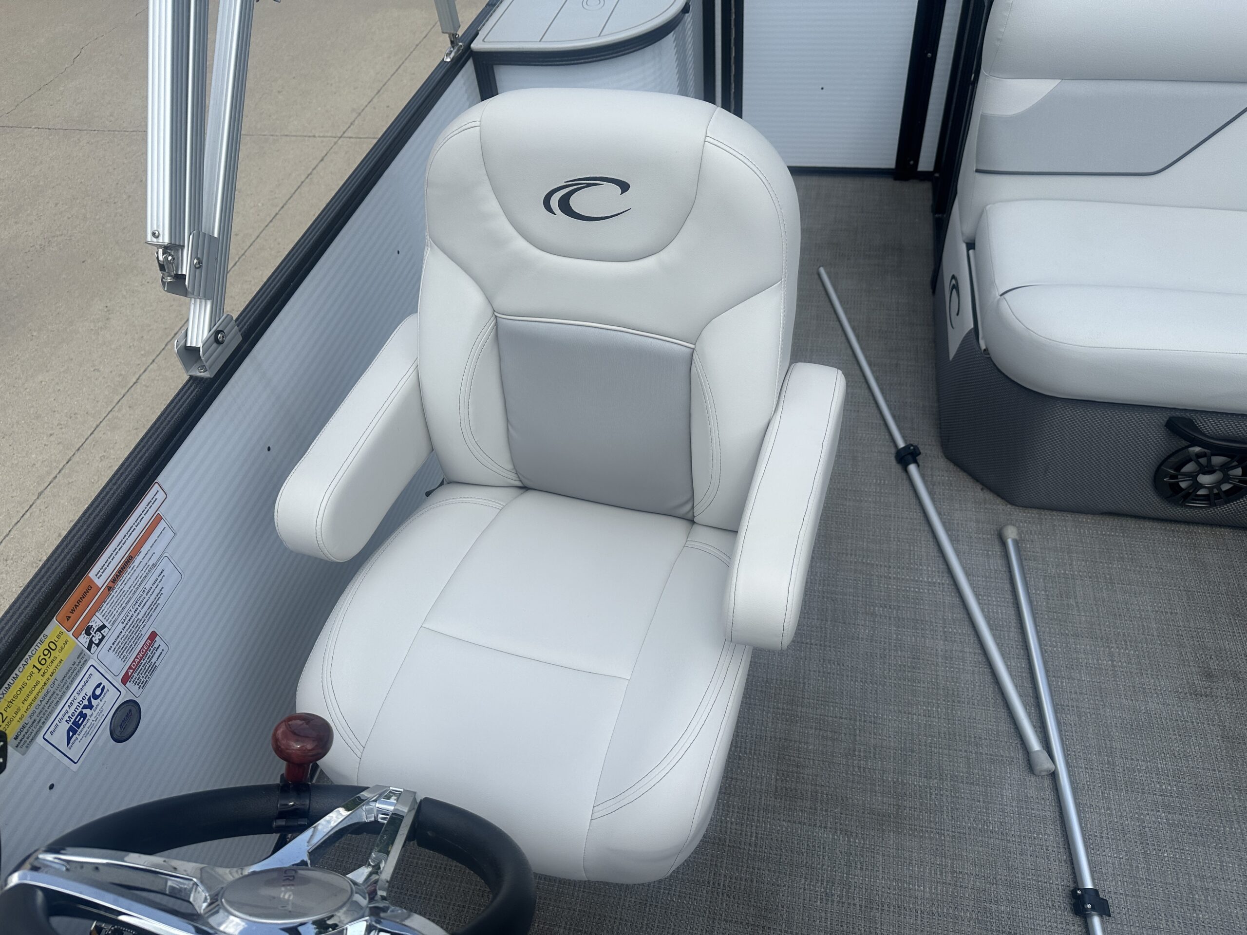 2022 Crest Classic LX 200 L Group Tri Toon  Mercury 115hp Pro XS