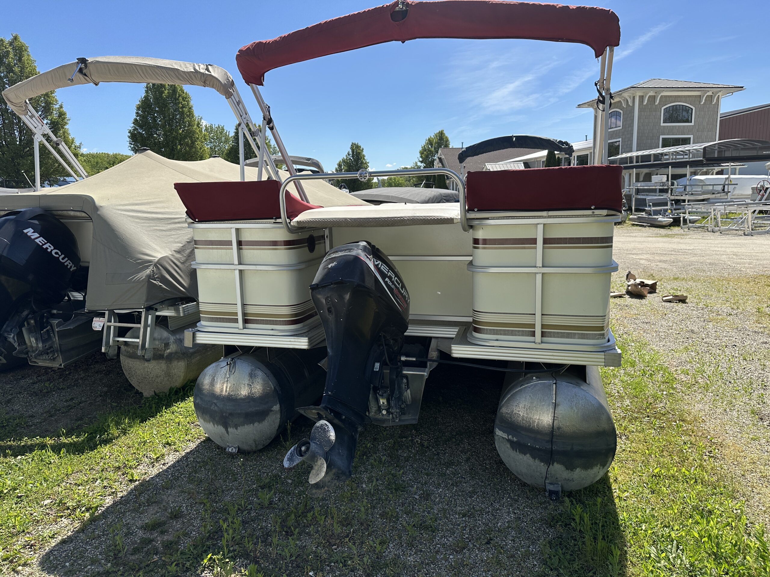 1999 Crest III 25'  Mercury 40hp 4 stroke