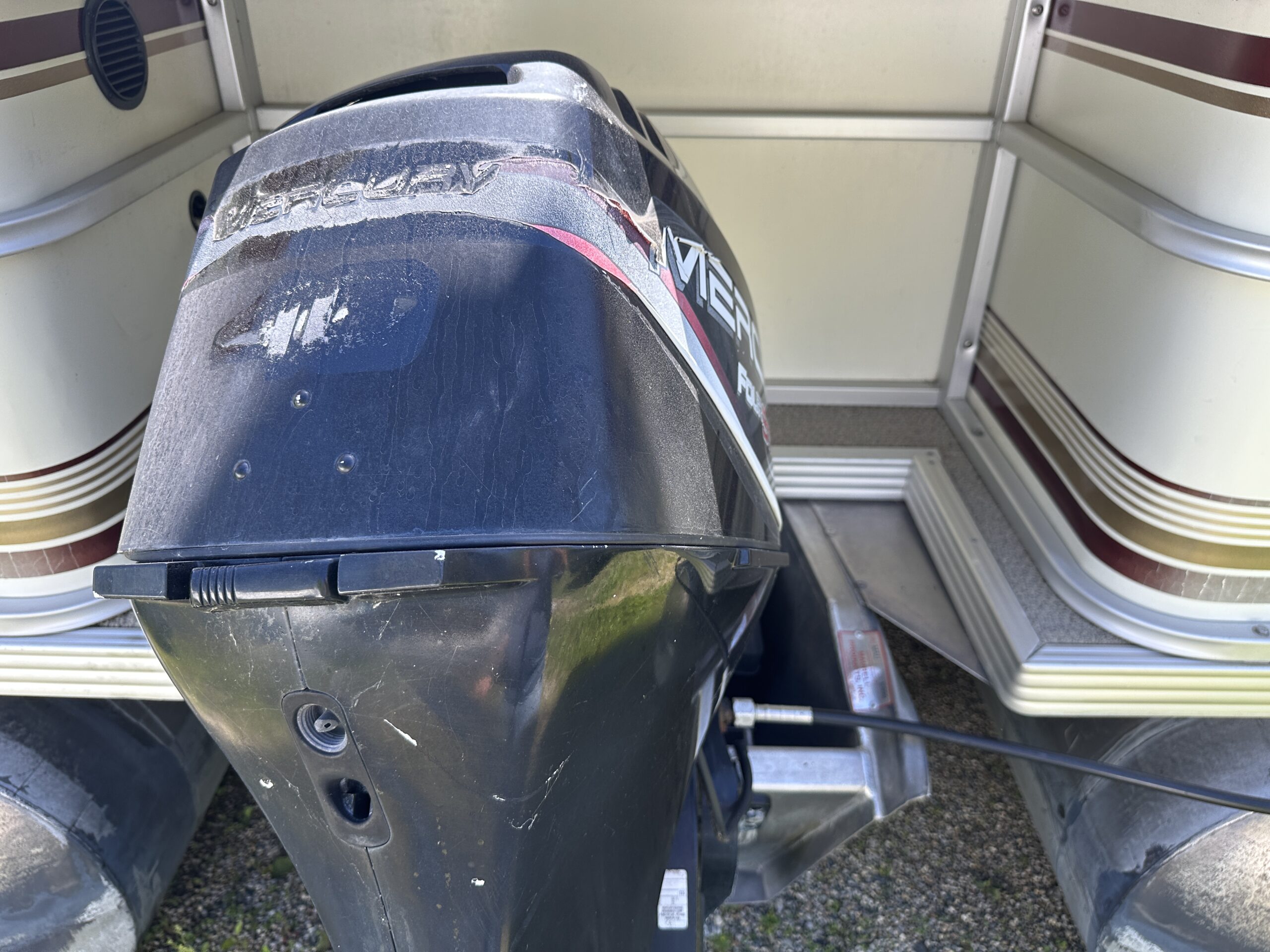 1999 Crest III 25'  Mercury 40hp 4 stroke