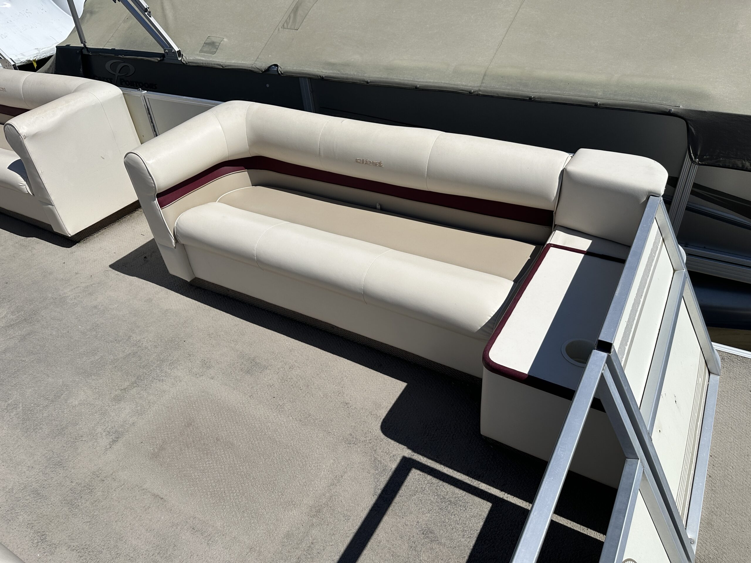 1999 Crest III 25'  Mercury 40hp 4 stroke