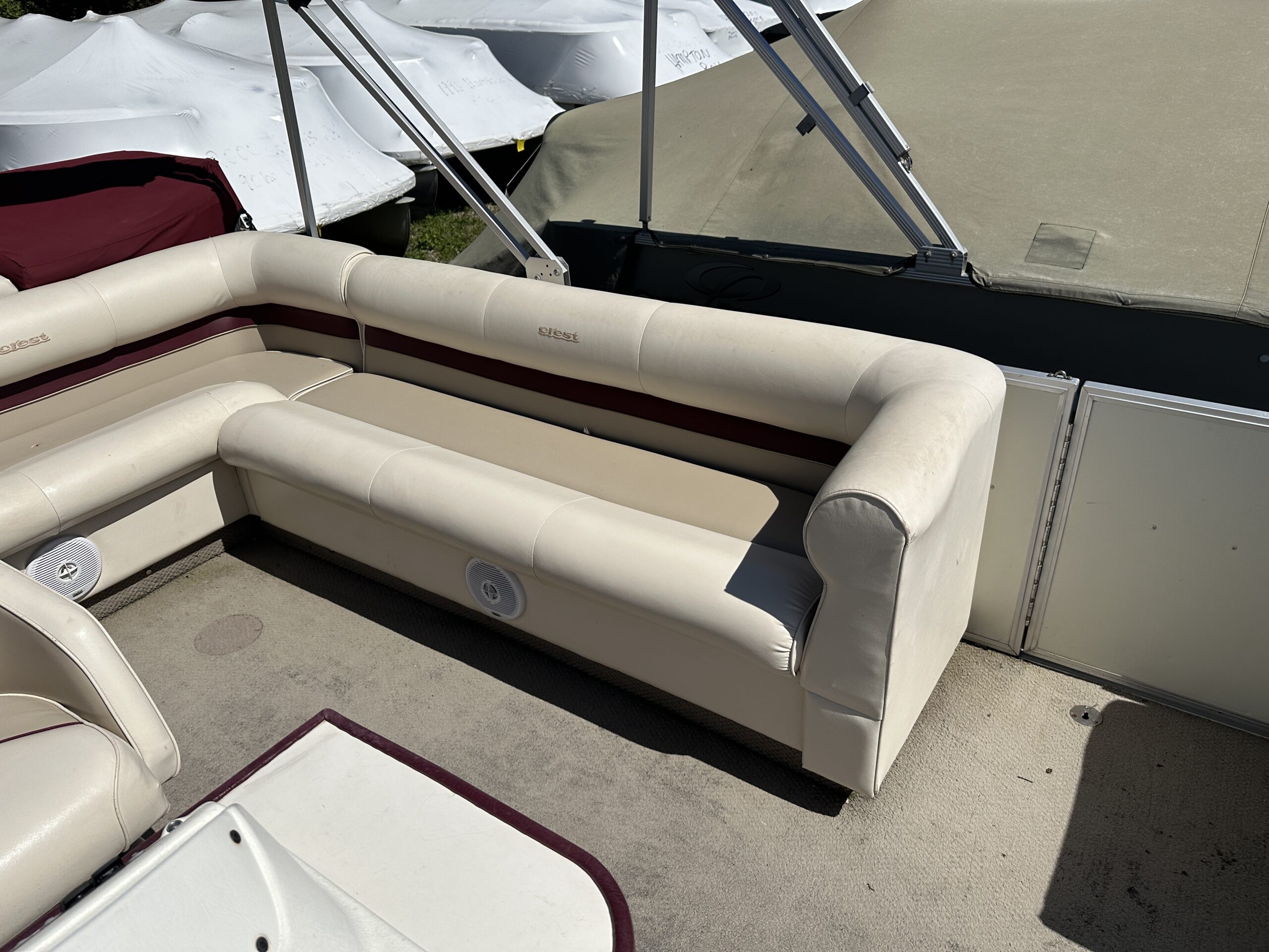 1999 Crest III 25'  Mercury 40hp 4 stroke