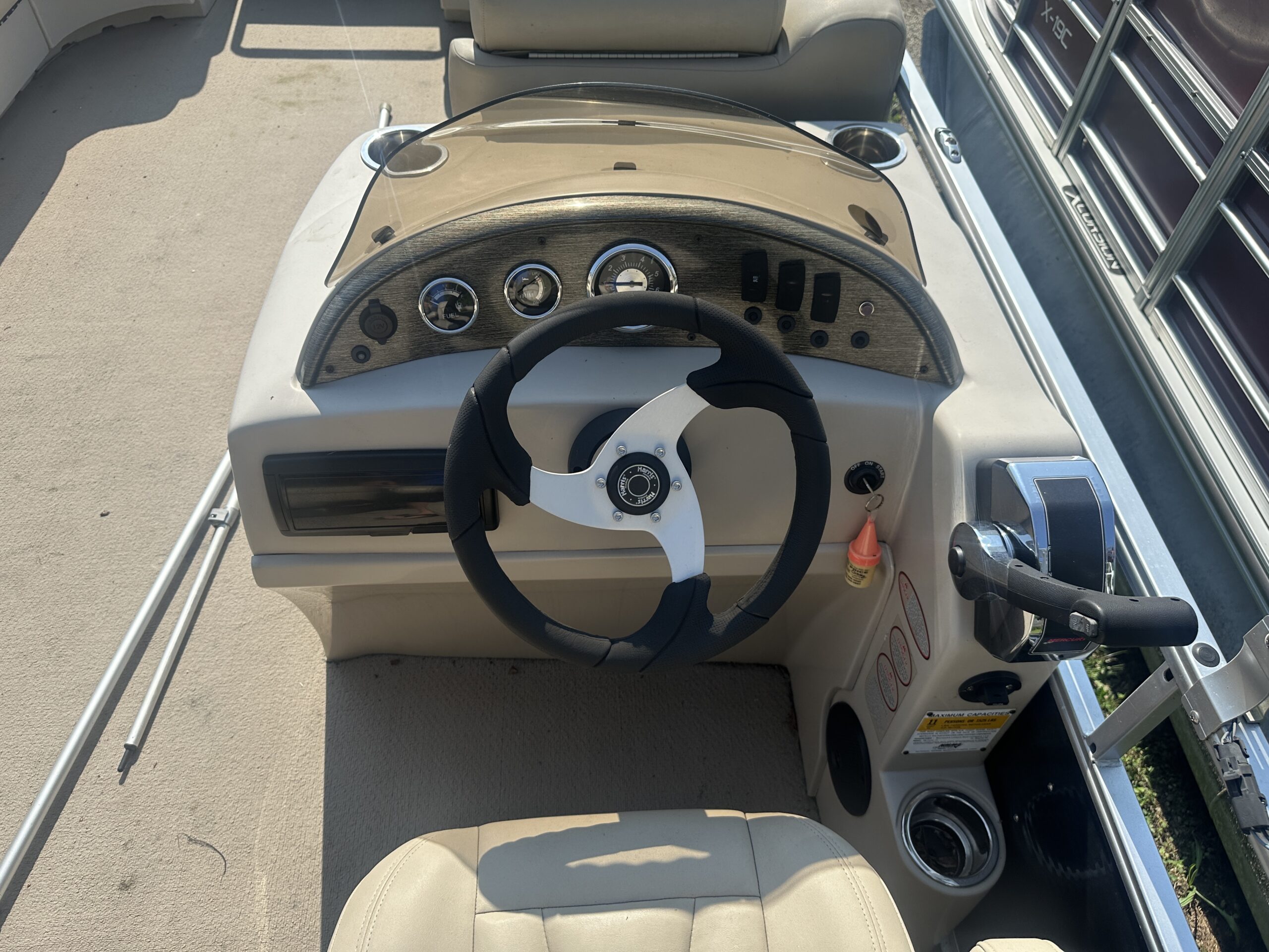 2011 Harris Cruiser 200 Mercury 25hp EFI 4 stroke
