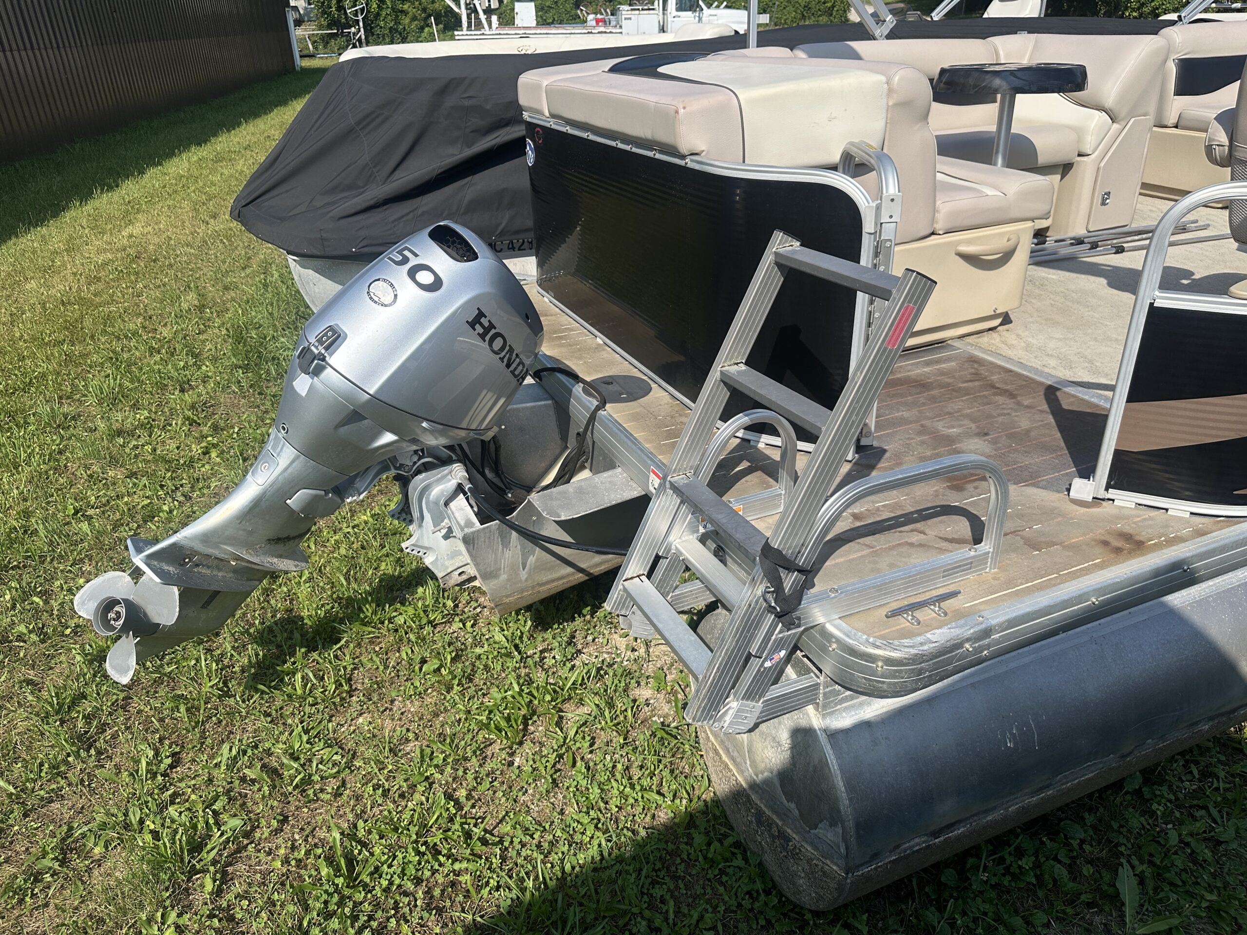 2013 Sweetwater 20'  Honda 50hp