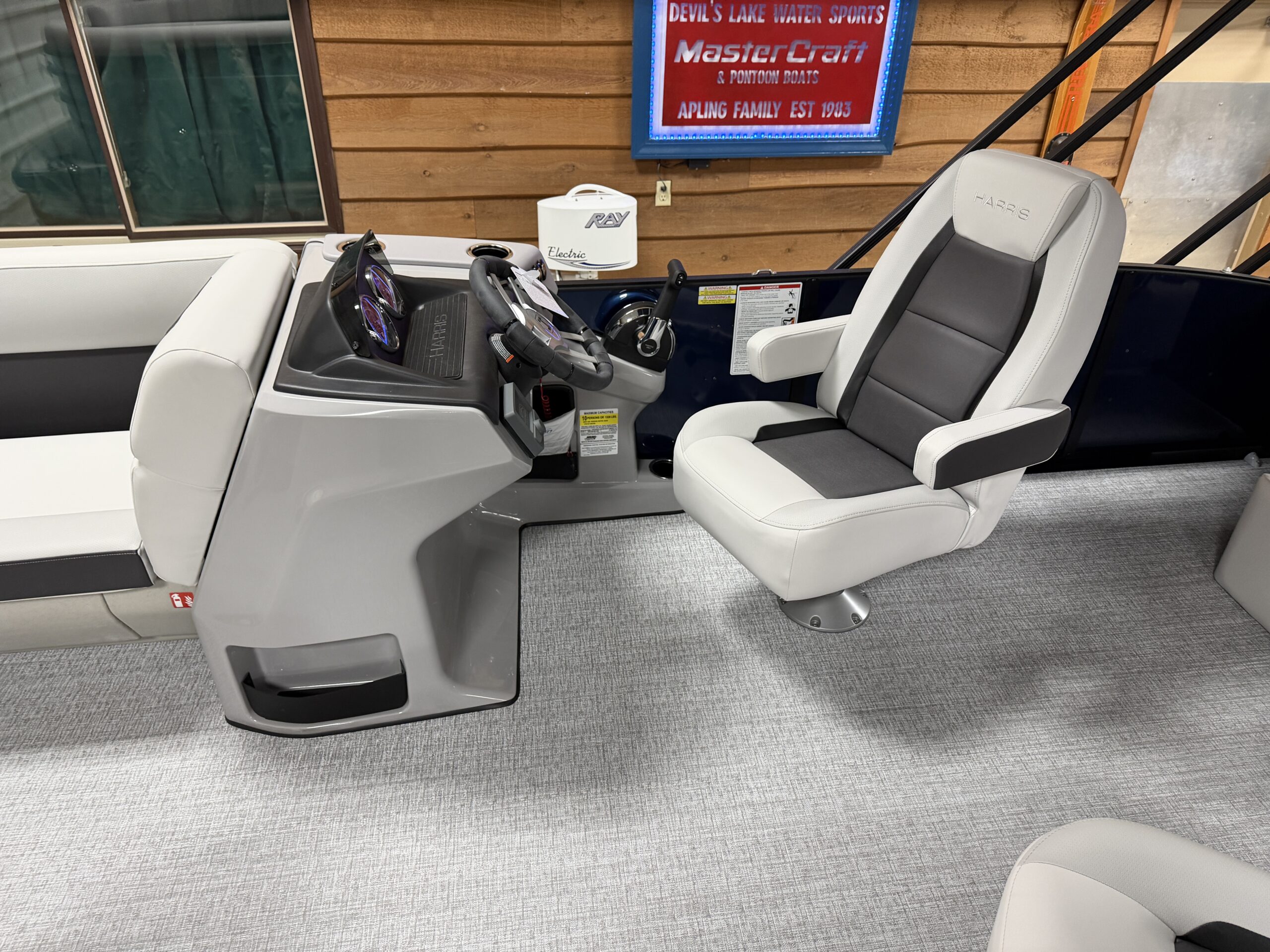 2026 Harris Cruiser SLDH  Mercury 115hp  Easy Cover