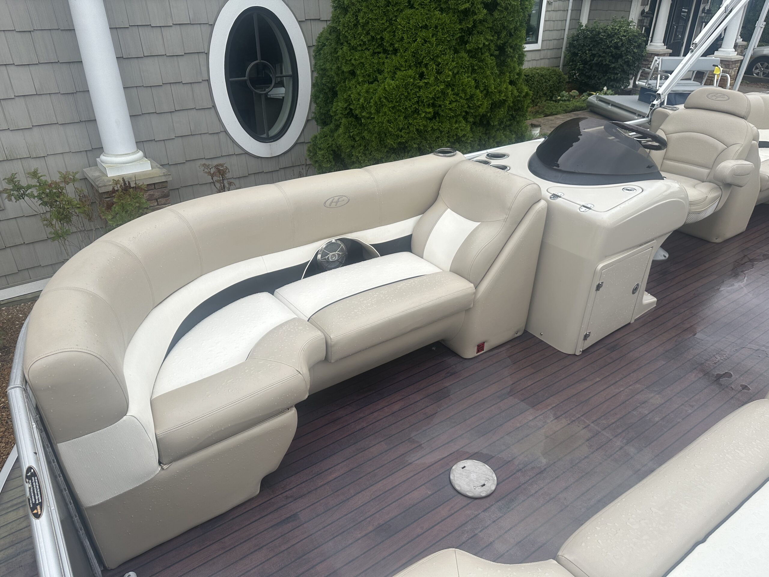 2013 Harris Solstice 220 CW Mercury 60hp EFI 4 stroke