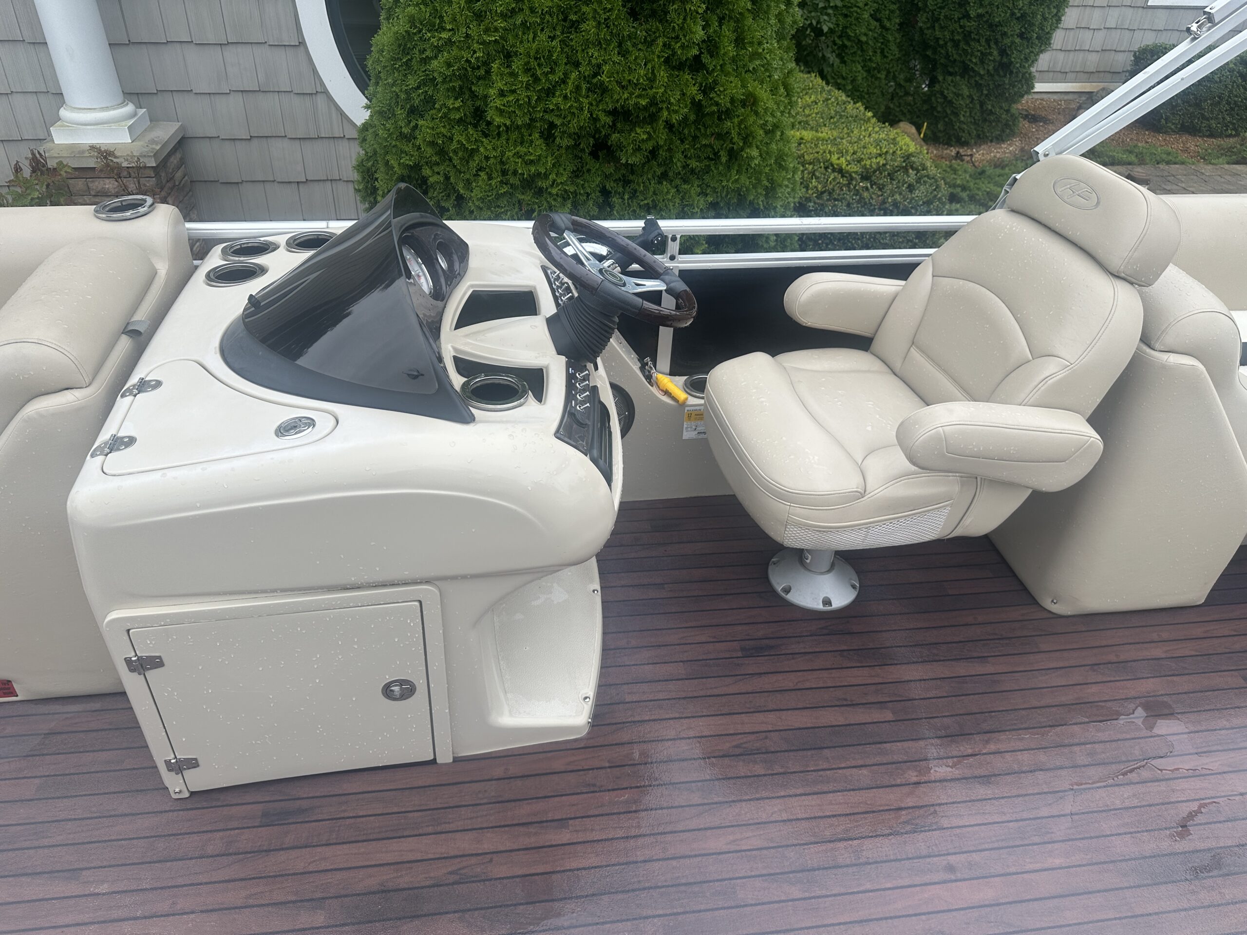 2013 Harris Solstice 220 CW Mercury 60hp EFI 4 stroke