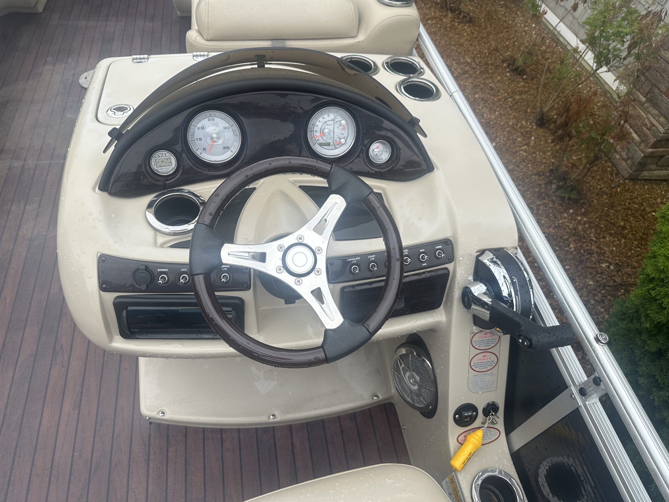 2013 Harris Solstice 220 CW Mercury 60hp EFI 4 stroke