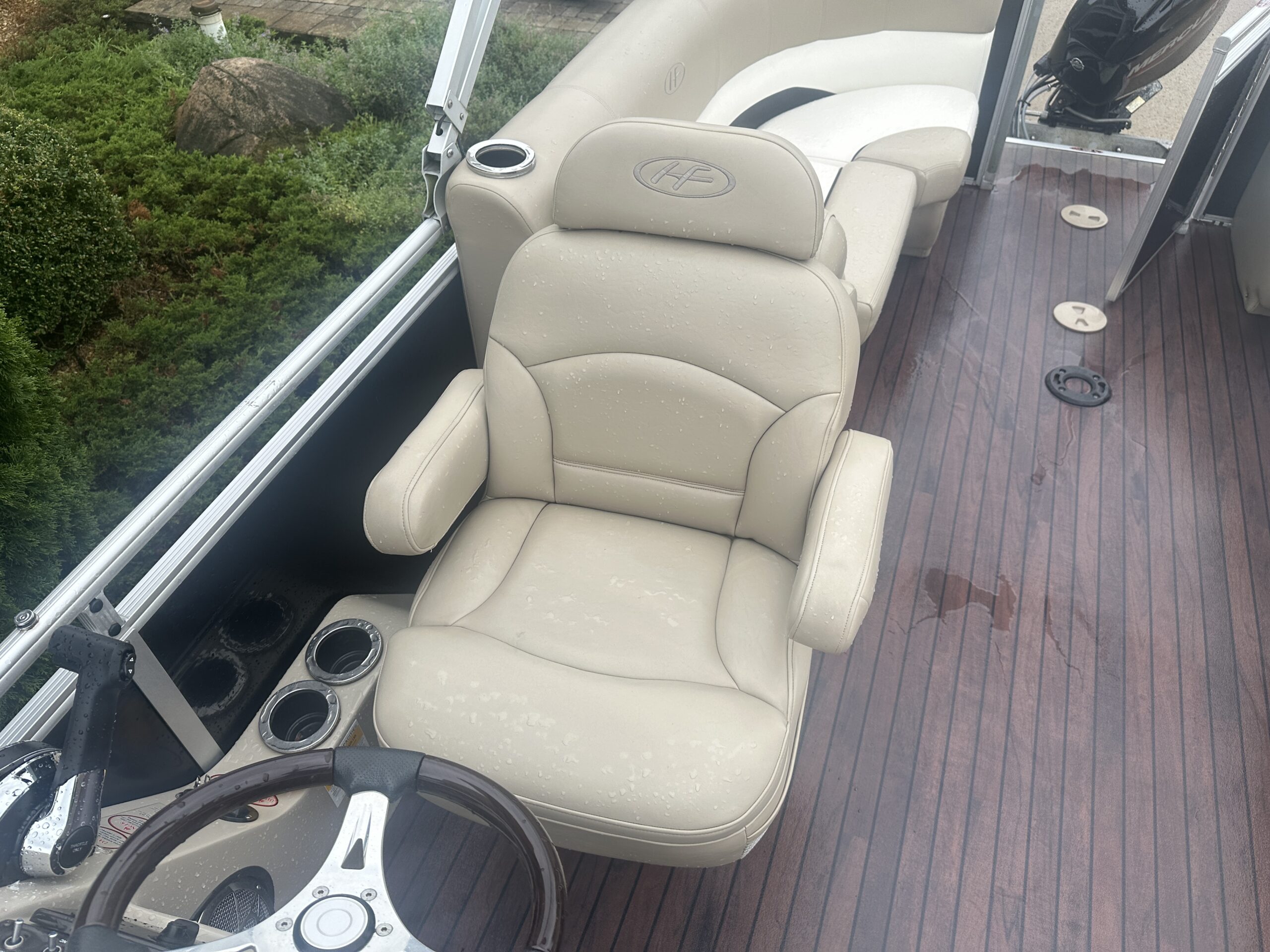 2013 Harris Solstice 220 CW Mercury 60hp EFI 4 stroke