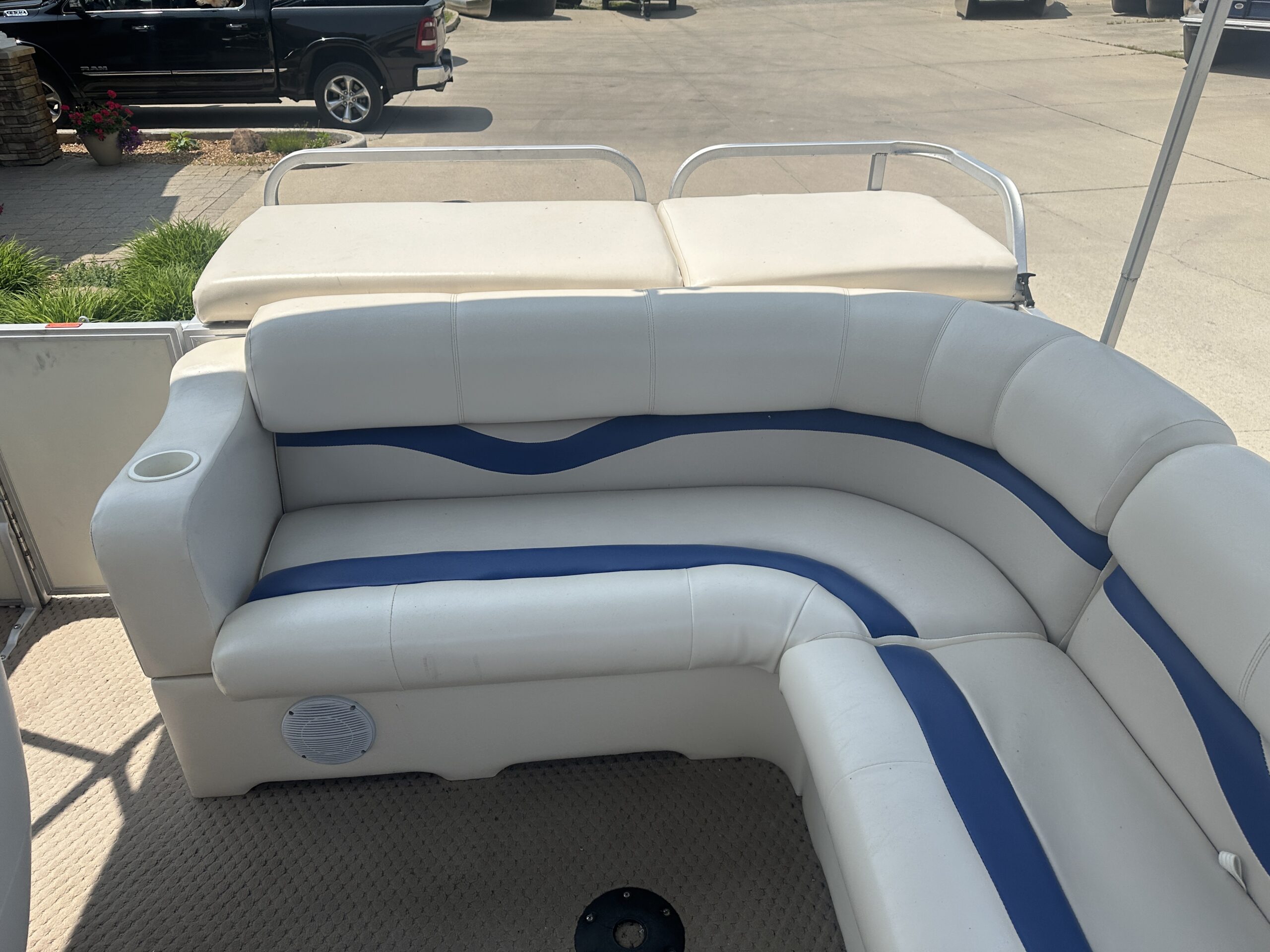 2004 Crest II 20'  Mercury 50hp EFI 4 Stroke