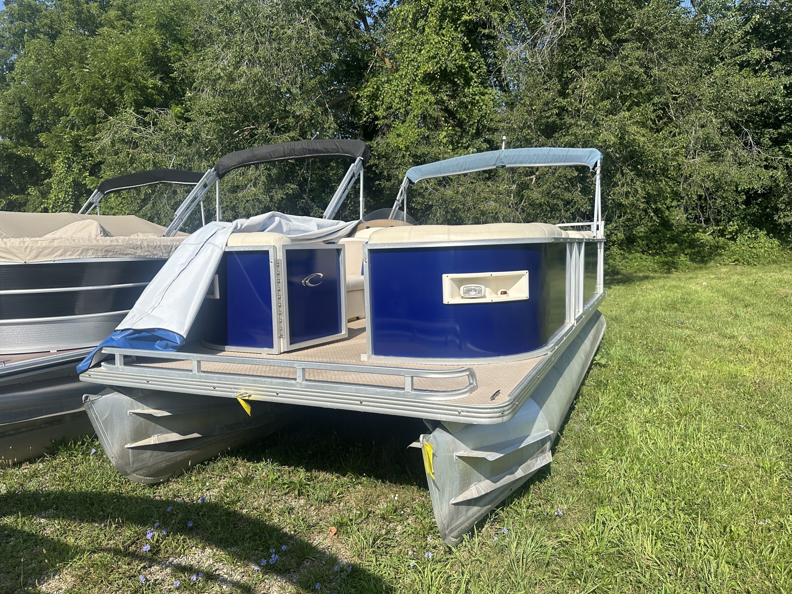 2004 Crest II 20'  Mercury 50hp EFI 4 Stroke
