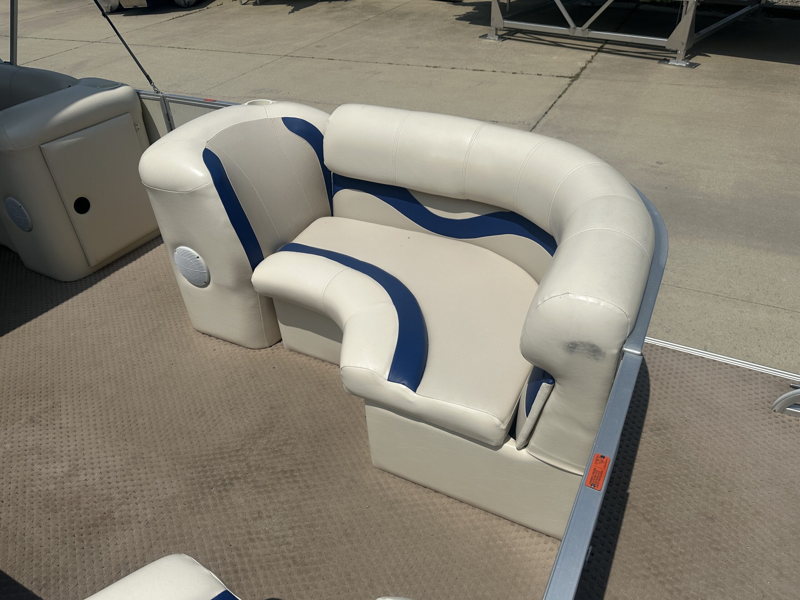 2004 Crest II 20'  Mercury 50hp EFI 4 Stroke