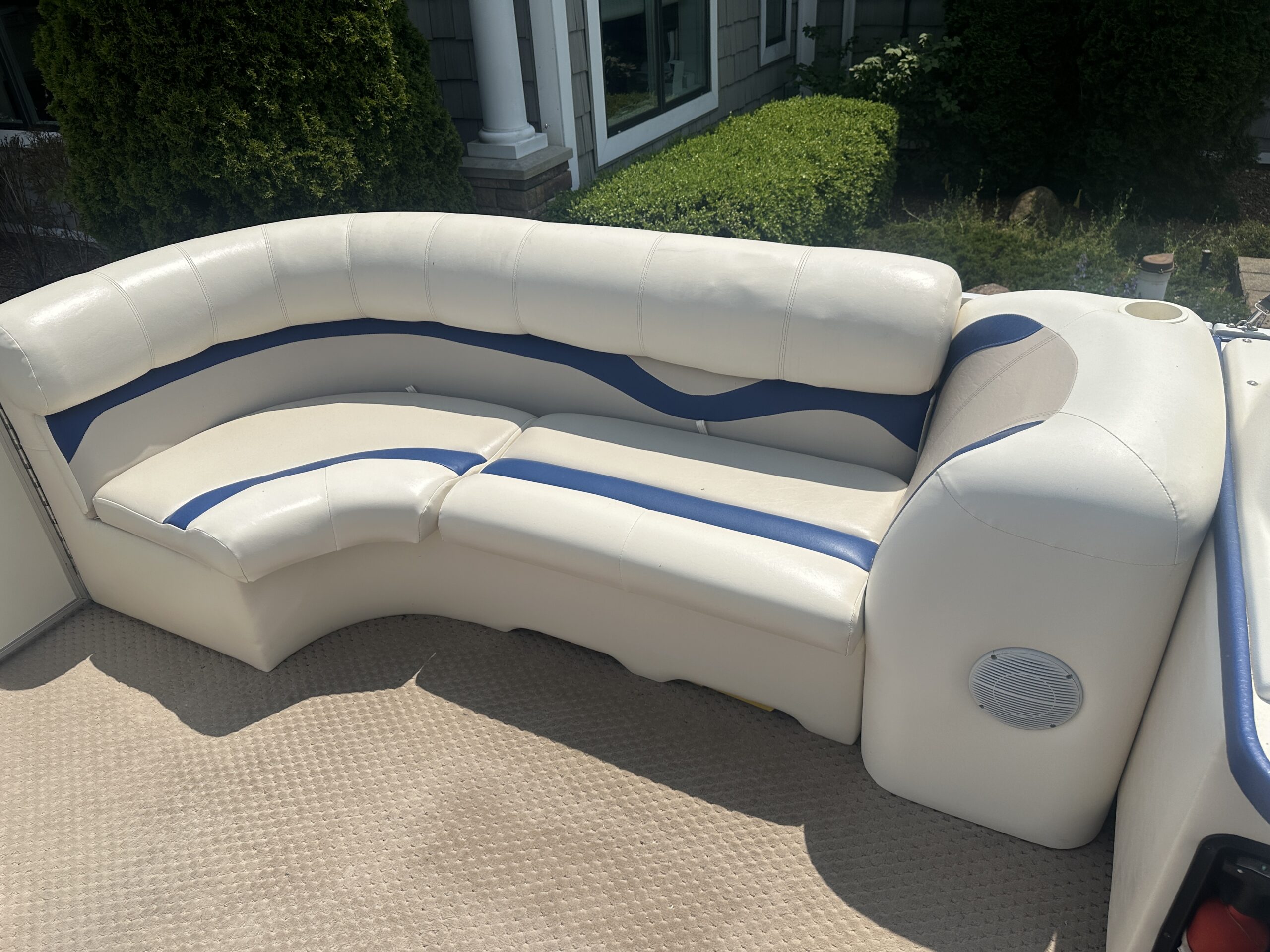 2004 Crest II 20'  Mercury 50hp EFI 4 Stroke