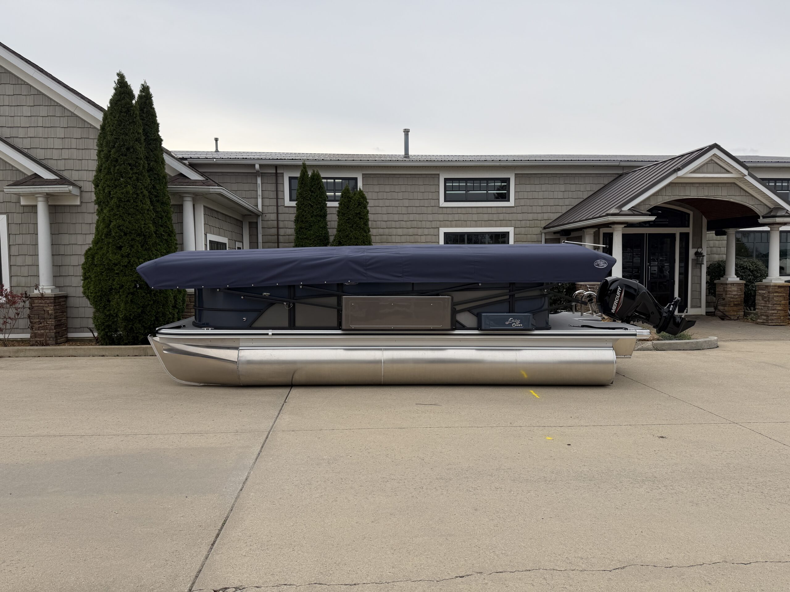 2026 Crest Conquest 210 L-Group  Mercury 50hp CT  Easy Cover