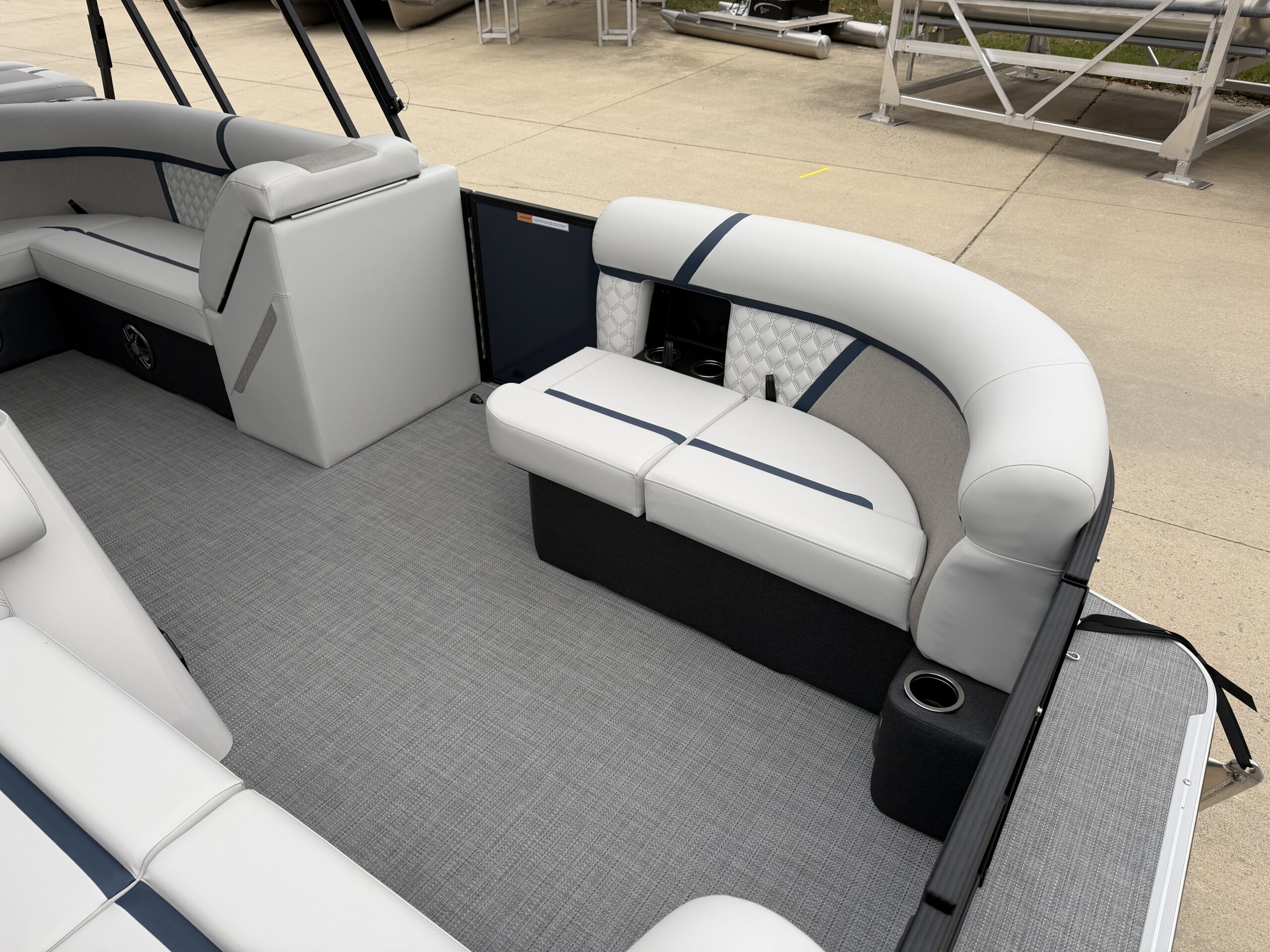 2026 Crest Conquest 210 L-Group  Mercury 50hp CT  Easy Cover