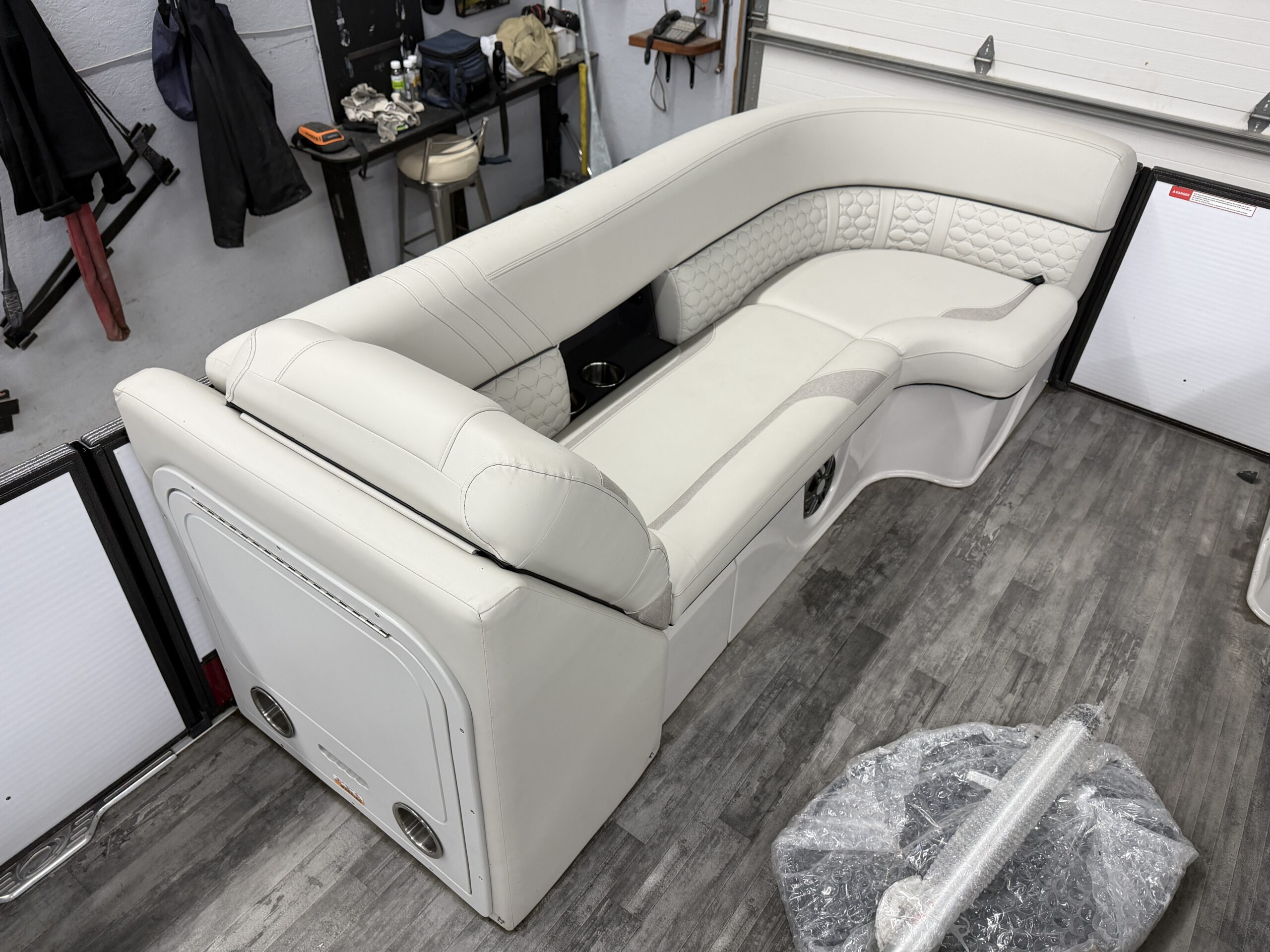 2021 Crest Caribbean LX 230  Mercury 115hp  Sea Legs