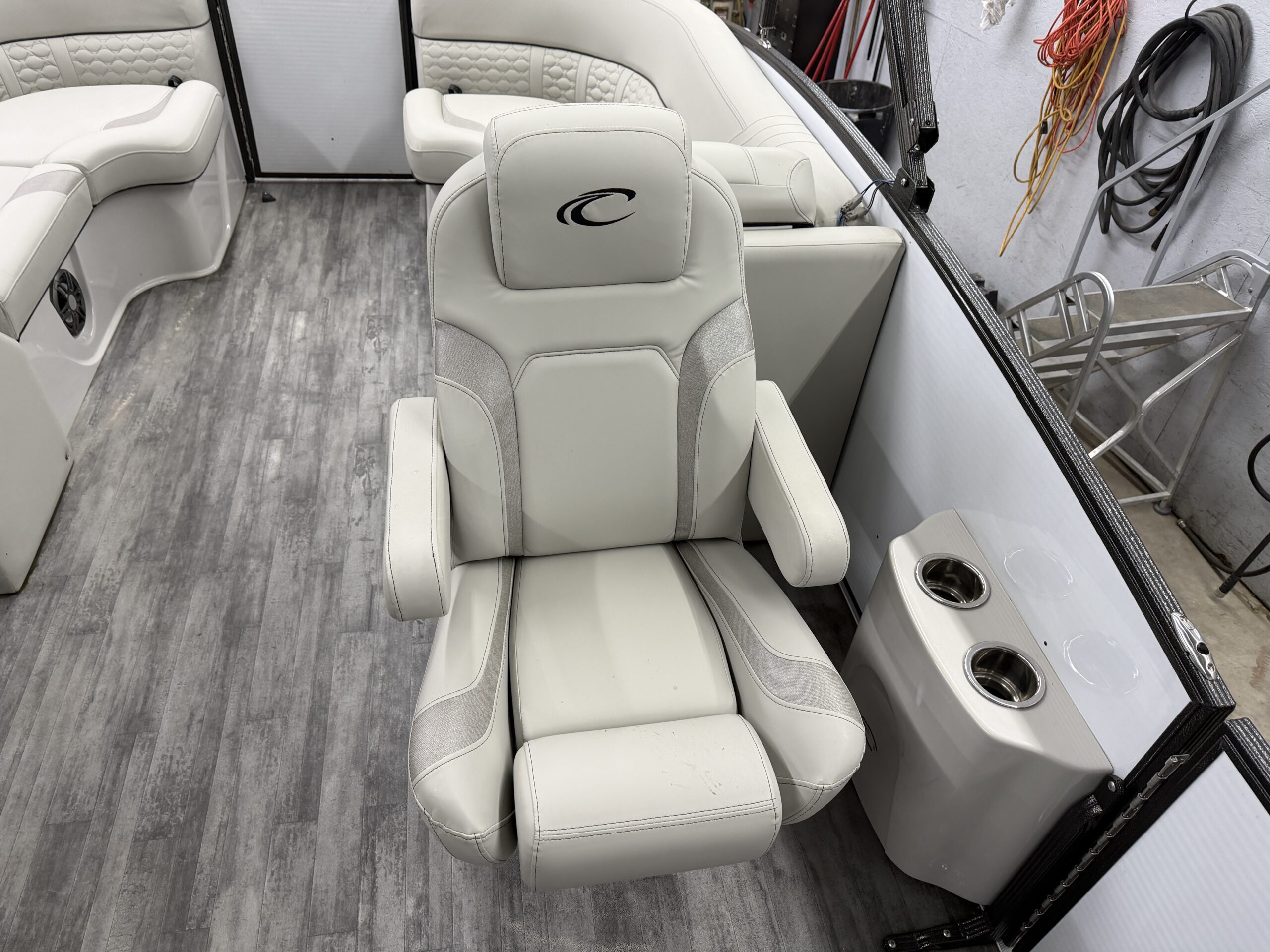 2021 Crest Caribbean LX 230  Mercury 115hp  Sea Legs