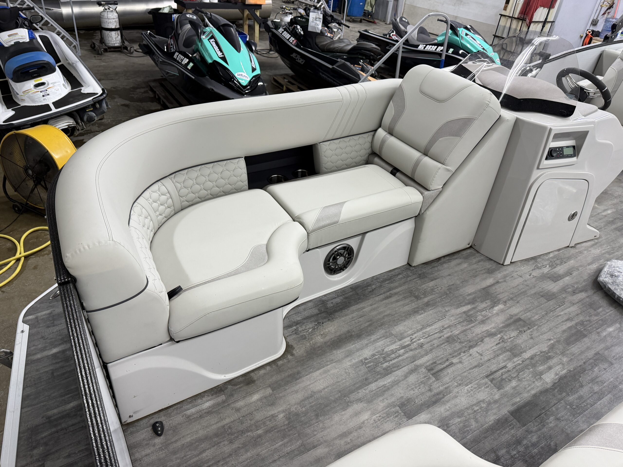 2021 Crest Caribbean LX 230  Mercury 115hp  Sea Legs