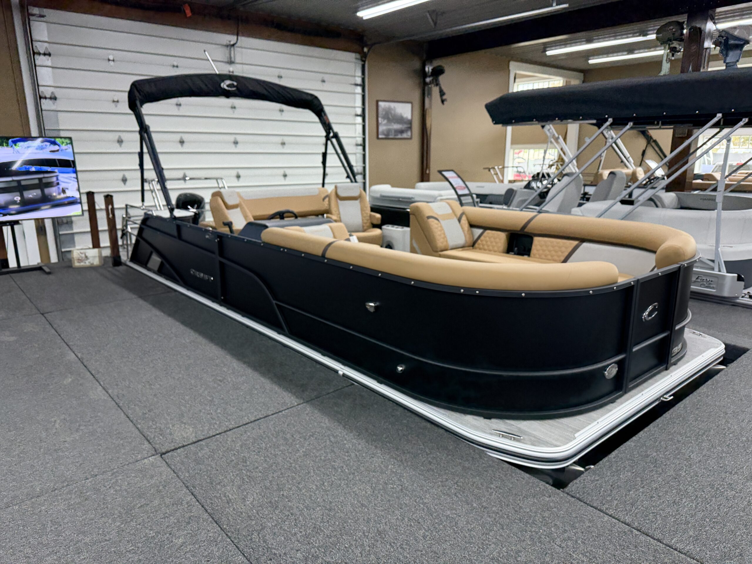 2026 Crest Conquest 235 SLSC  Mercury 115hp Command Thrust