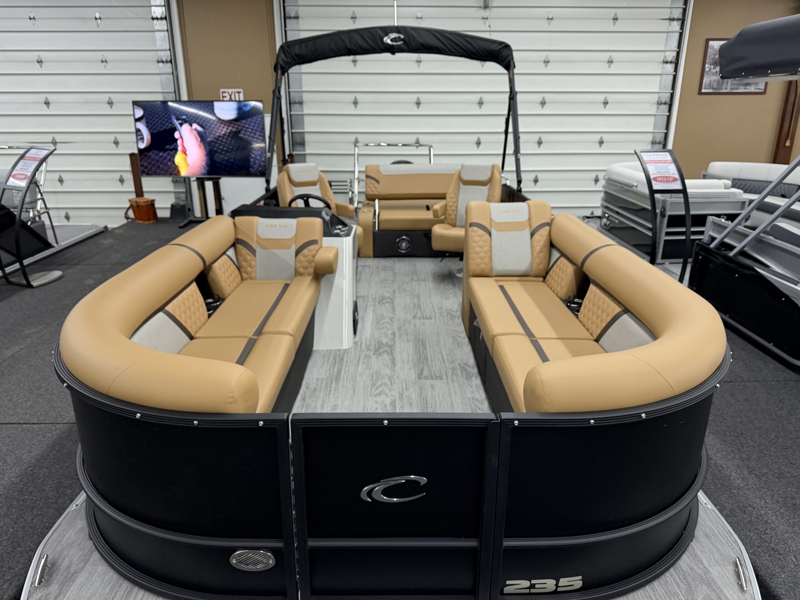 2026 Crest Conquest 235 SLSC  Mercury 115hp Command Thrust