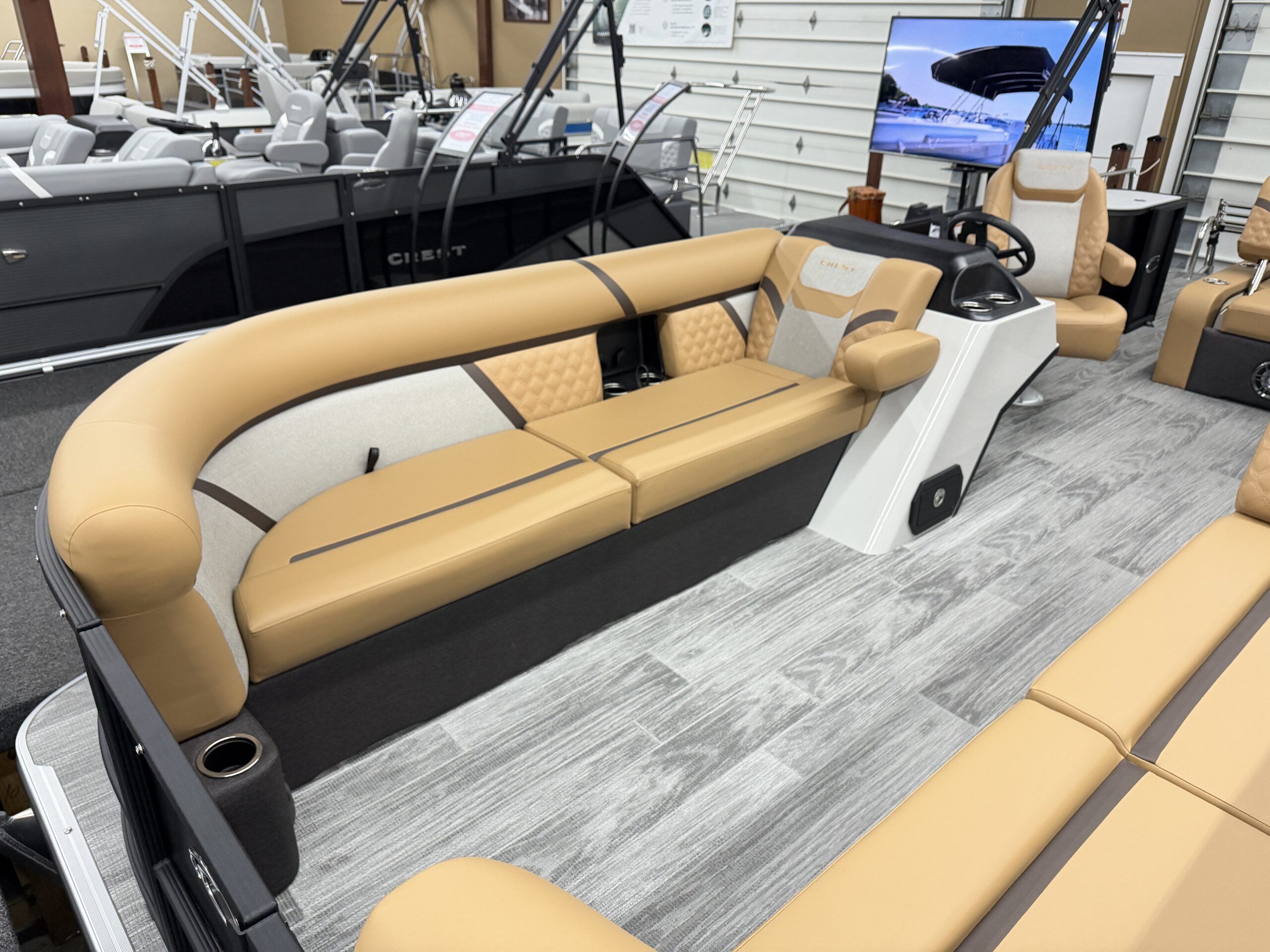 2026 Crest Conquest 235 SLSC  Mercury 115hp Command Thrust