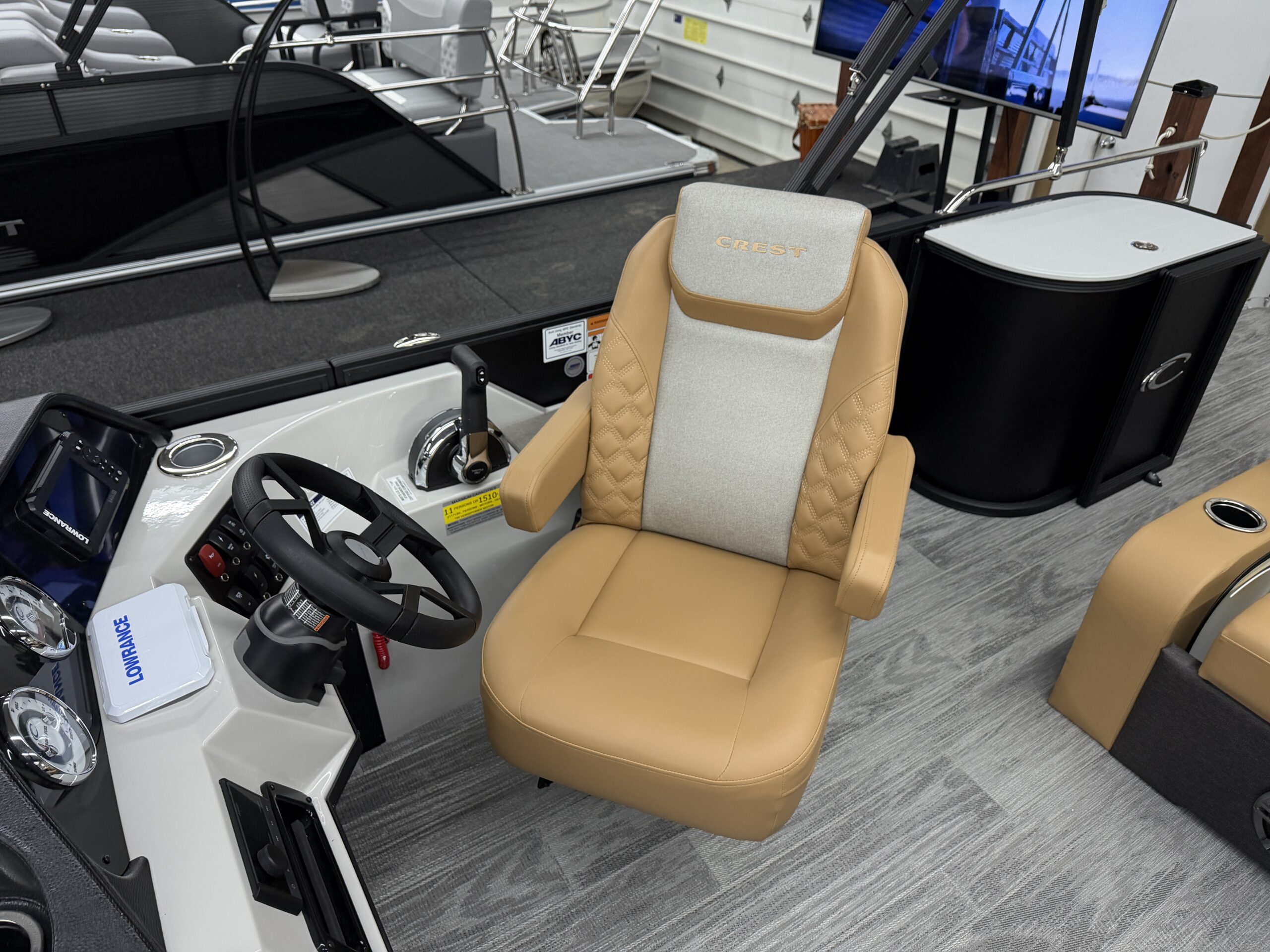 2026 Crest Conquest 235 SLSC  Mercury 115hp Command Thrust