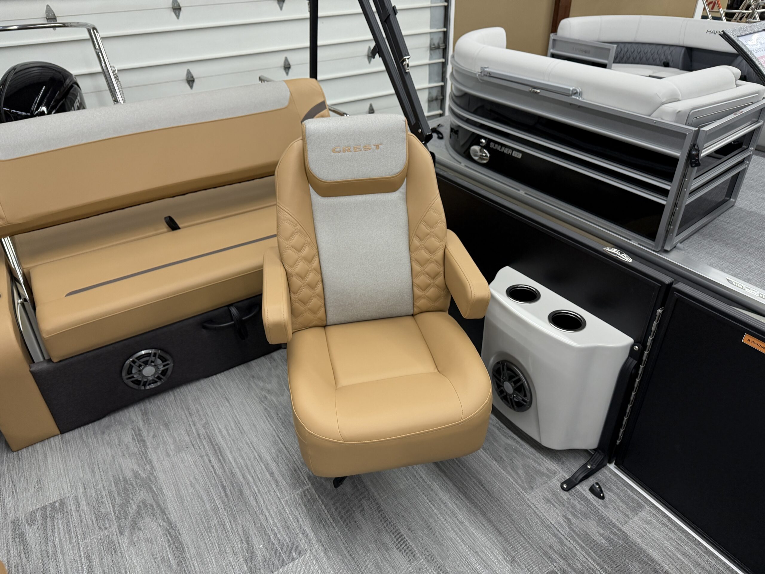 2026 Crest Conquest 235 SLSC  Mercury 115hp Command Thrust