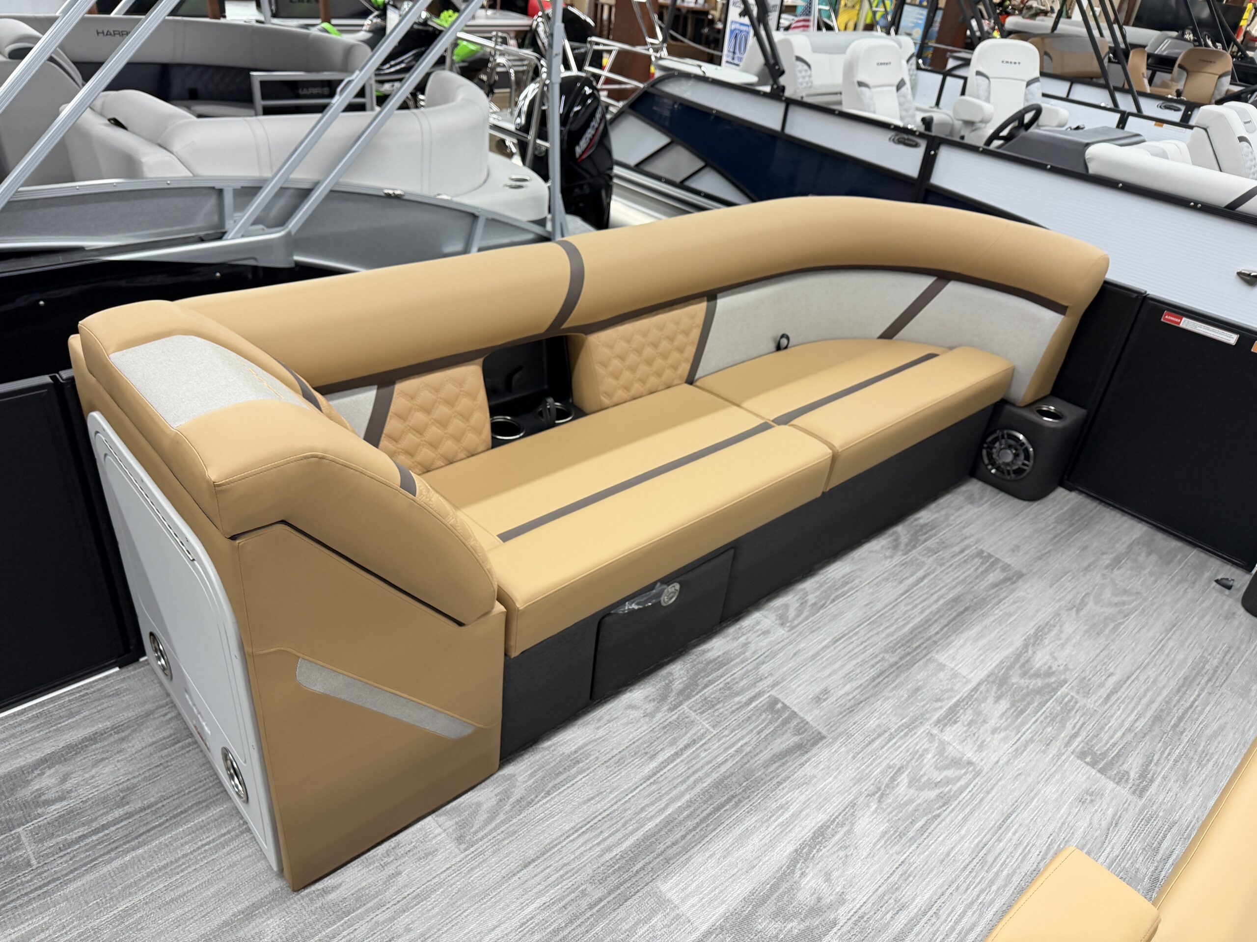 2026 Crest Conquest 235 SLSC  Mercury 115hp Command Thrust