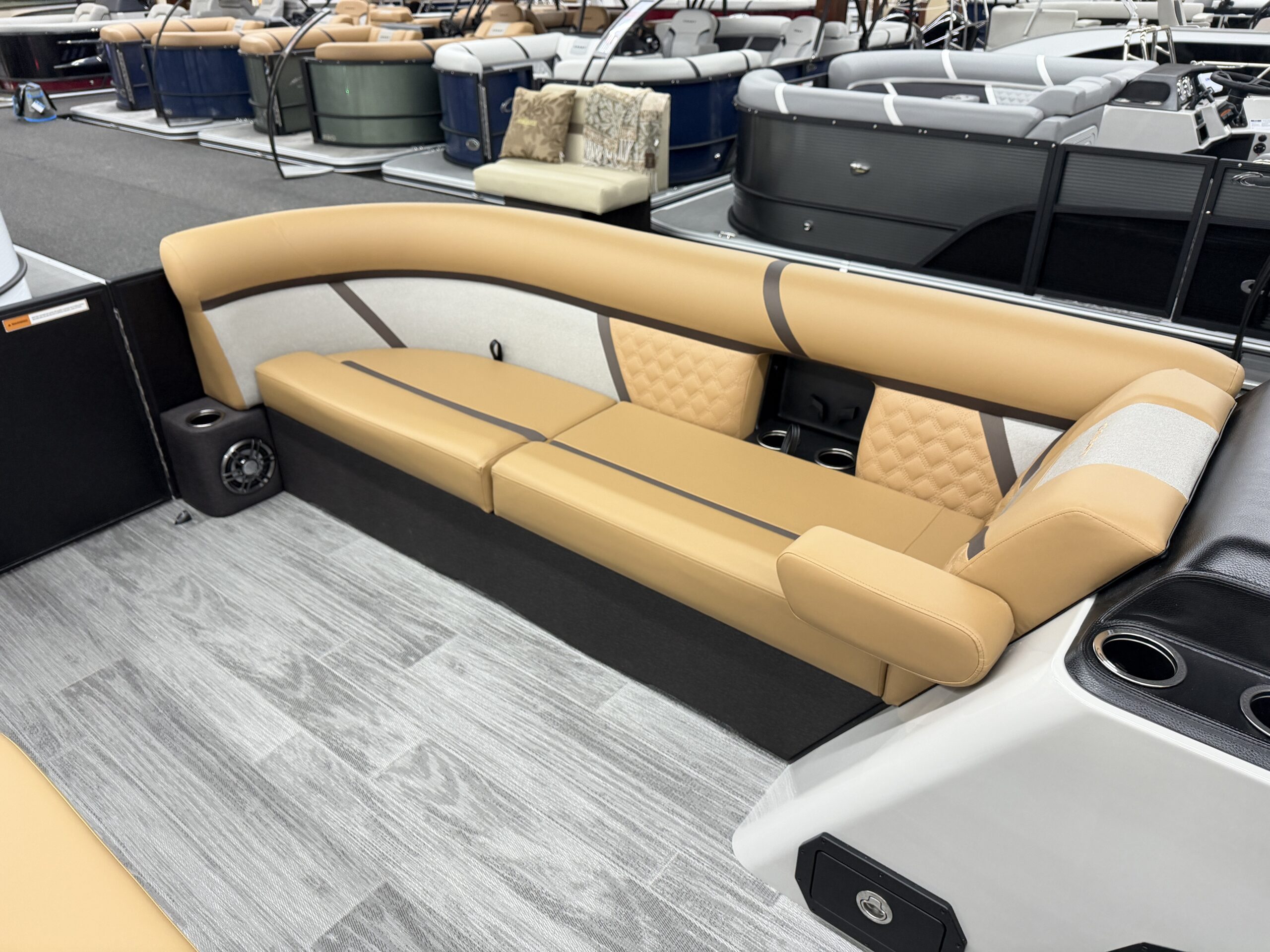 2026 Crest Conquest 235 SLSC  Mercury 115hp Command Thrust