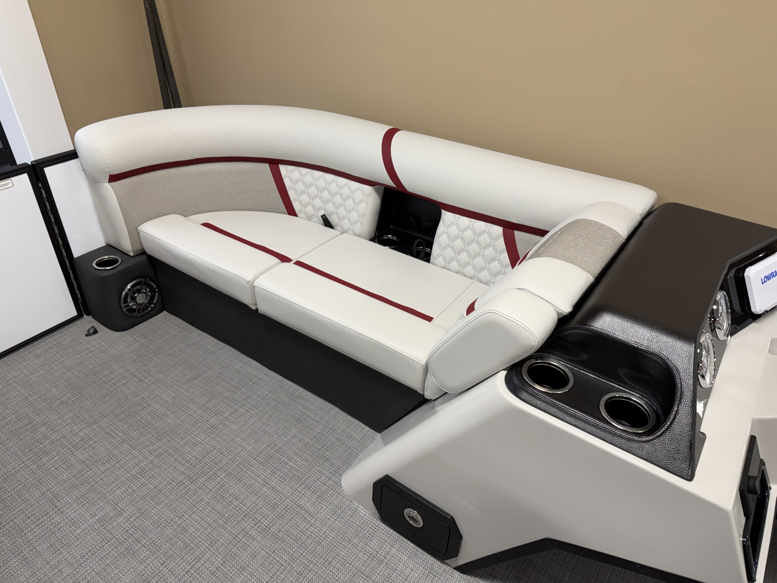 2026 Crest Conquest 230 SLSC  Mercury 115hp Command Thrust