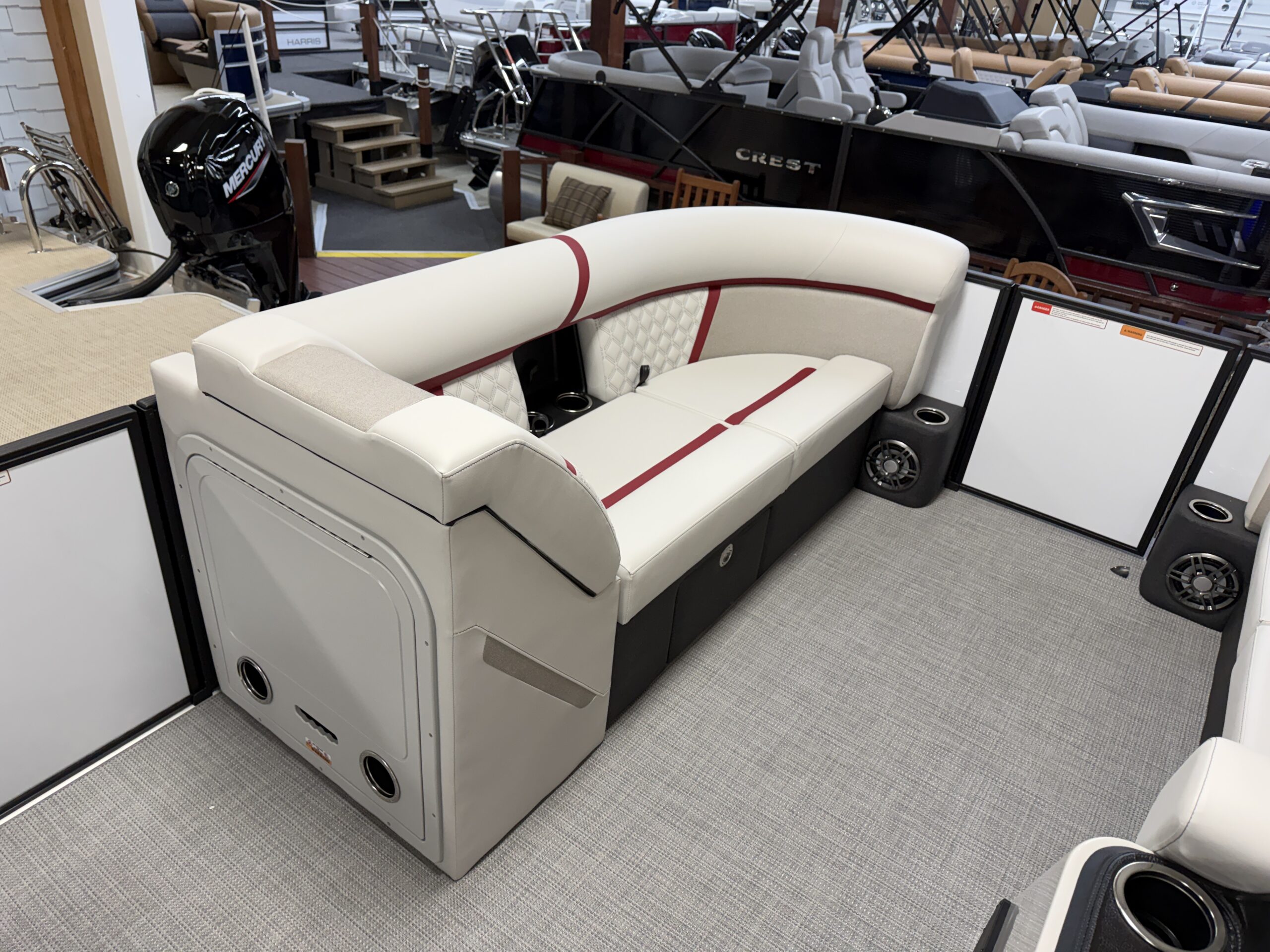 2026 Crest Conquest 230 SLSC  Mercury 115hp Command Thrust