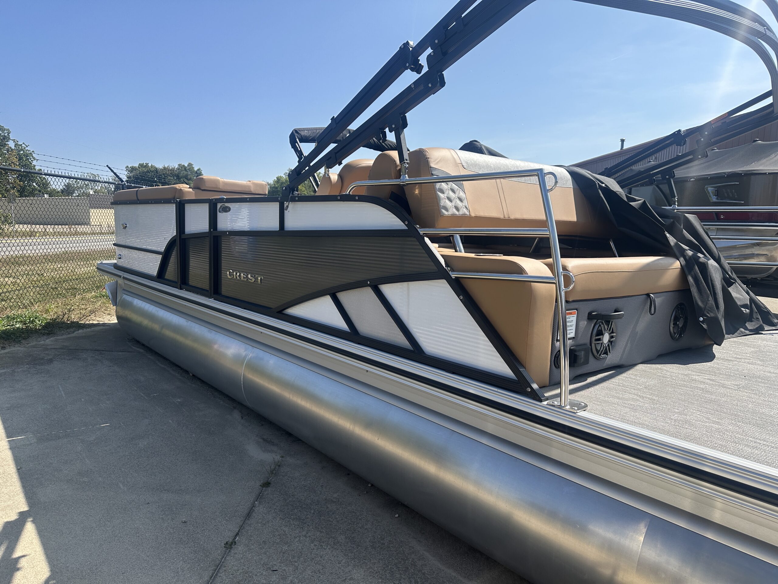 2025 Crest Classic 240 SLSC Tri Toon  Mercury 200hp