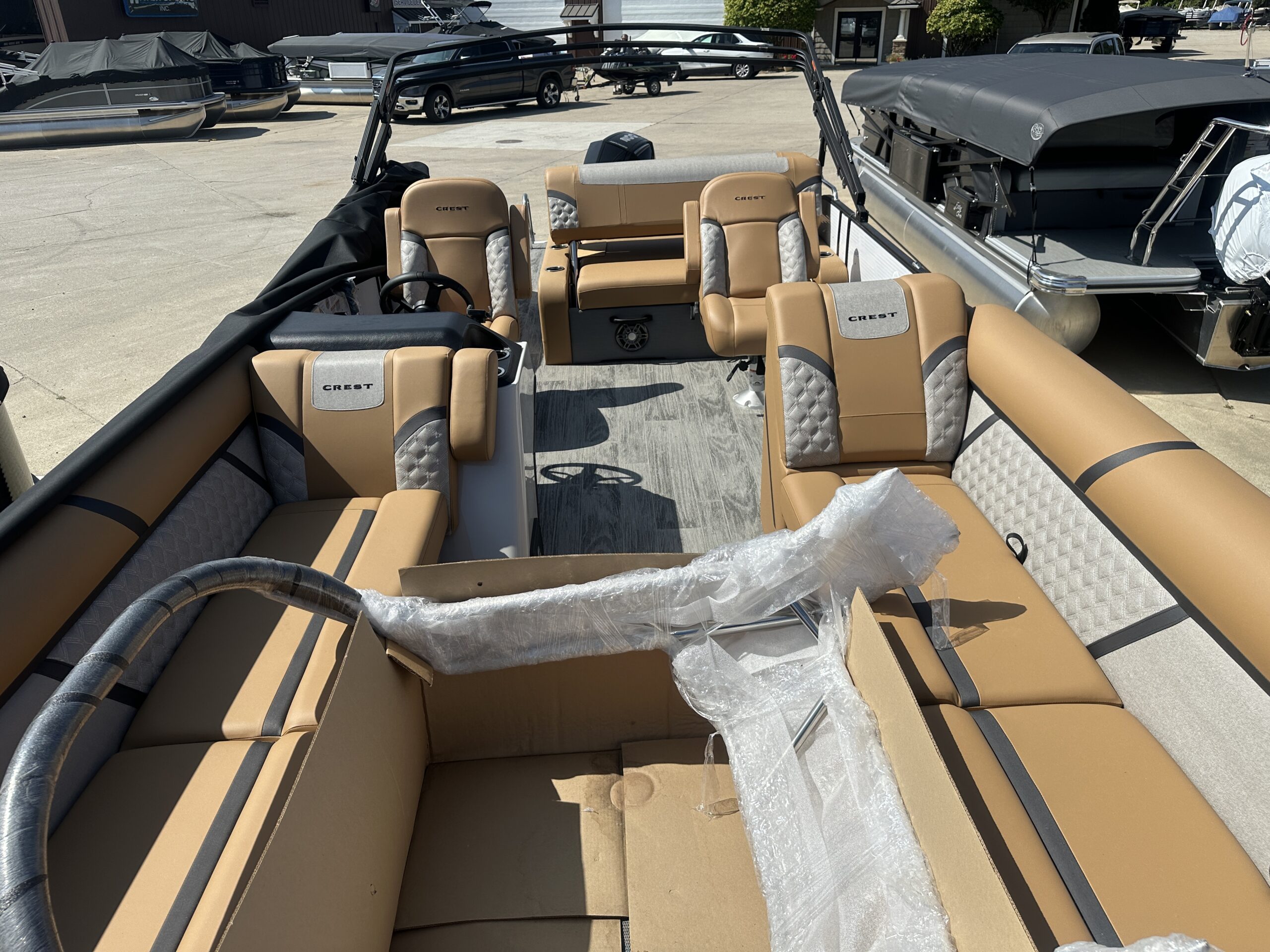 2025 Crest Classic 240 SLSC Tri Toon  Mercury 200hp