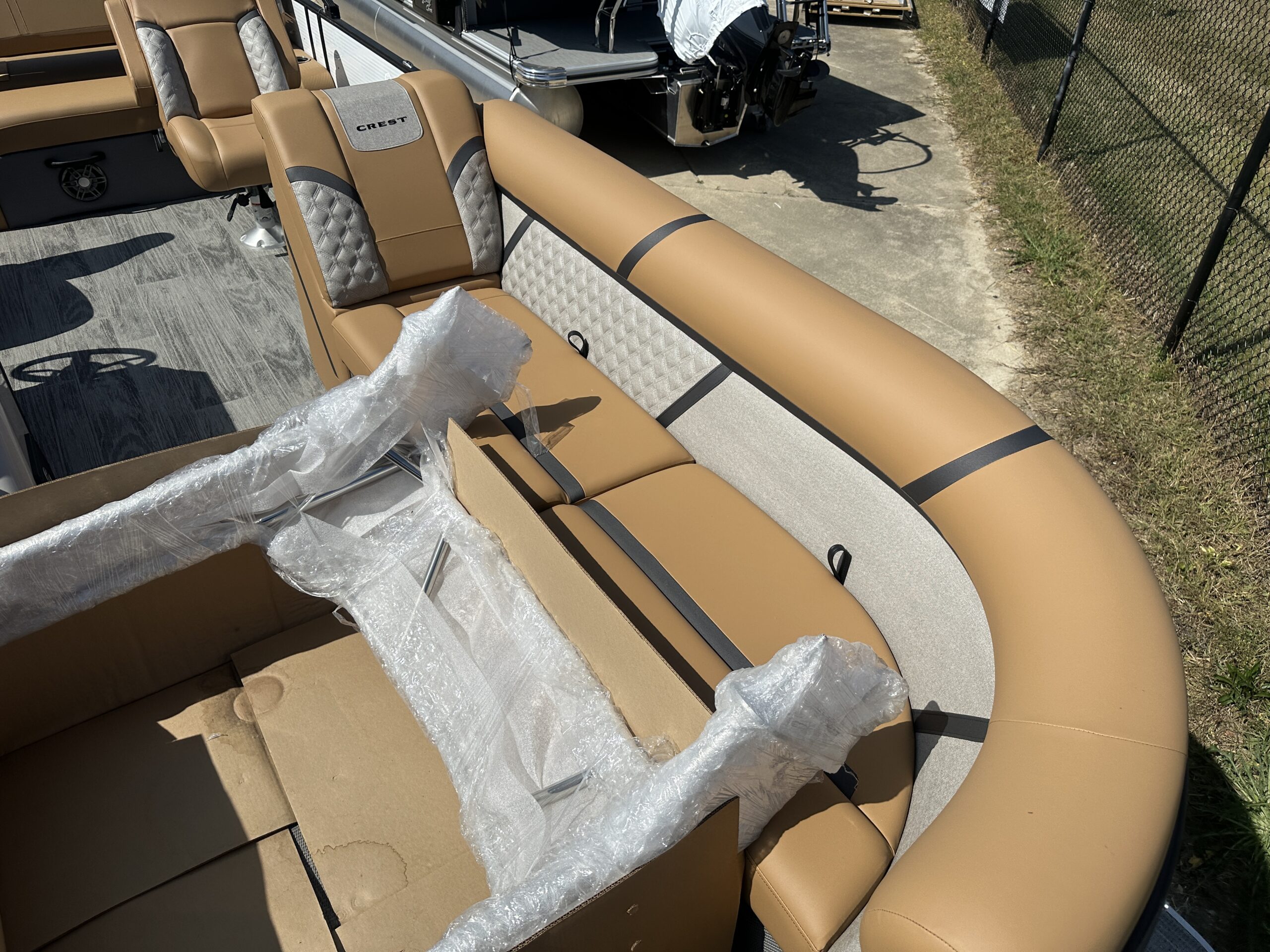 2025 Crest Classic 240 SLSC Tri Toon  Mercury 200hp