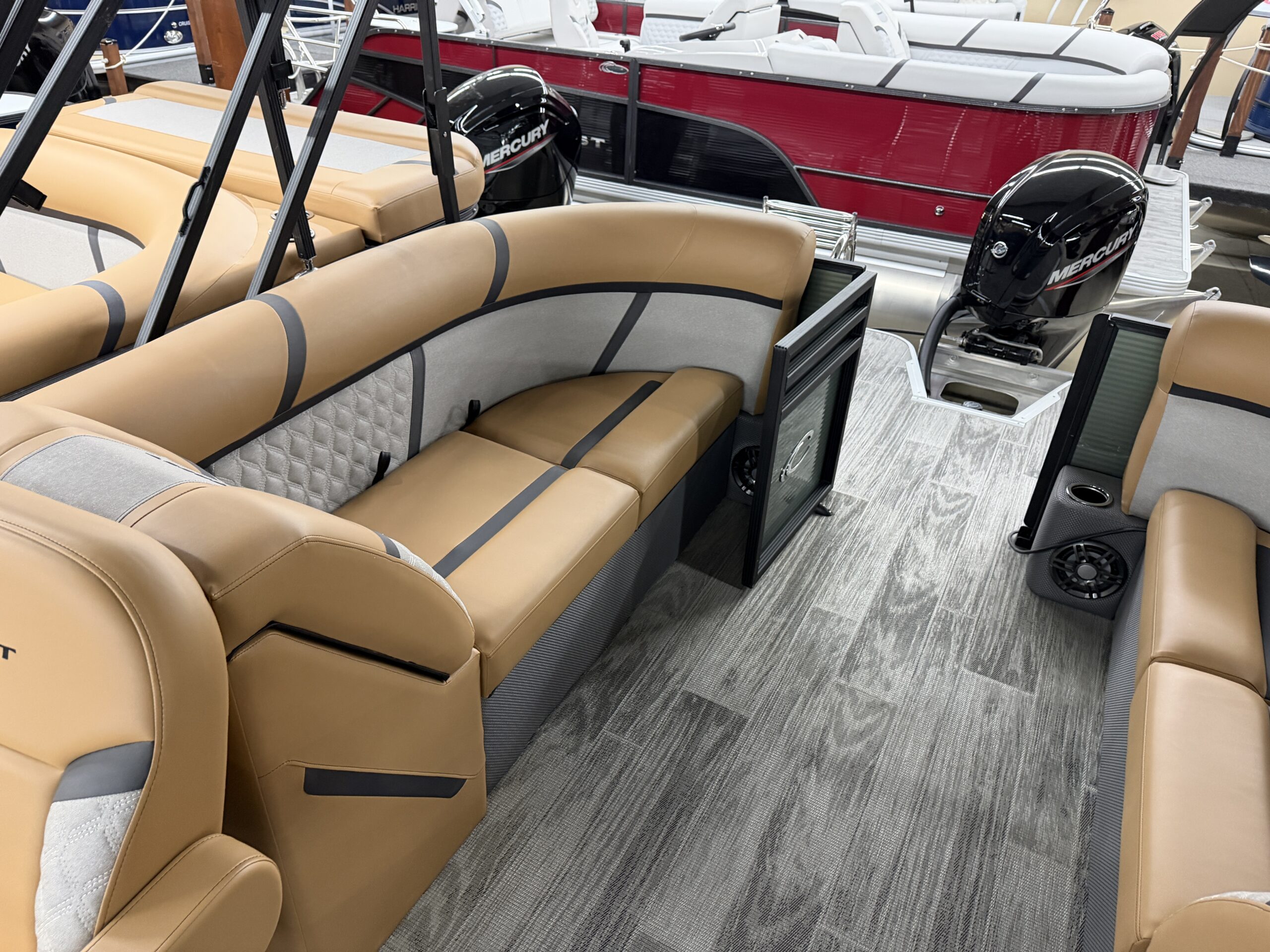 2025 Crest Classic 220 SLC  Mercury 115hp  Easy Cover