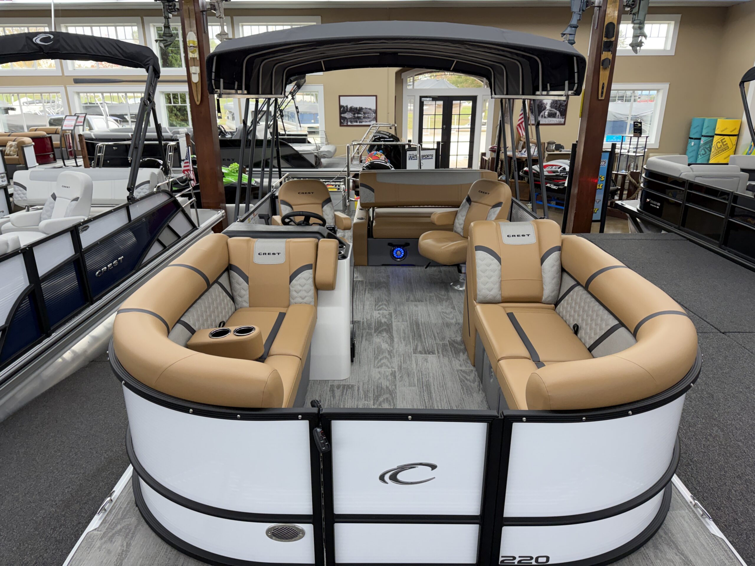 2025 Crest Classic 220 SLSC Mercury 115hp  Easy Cover