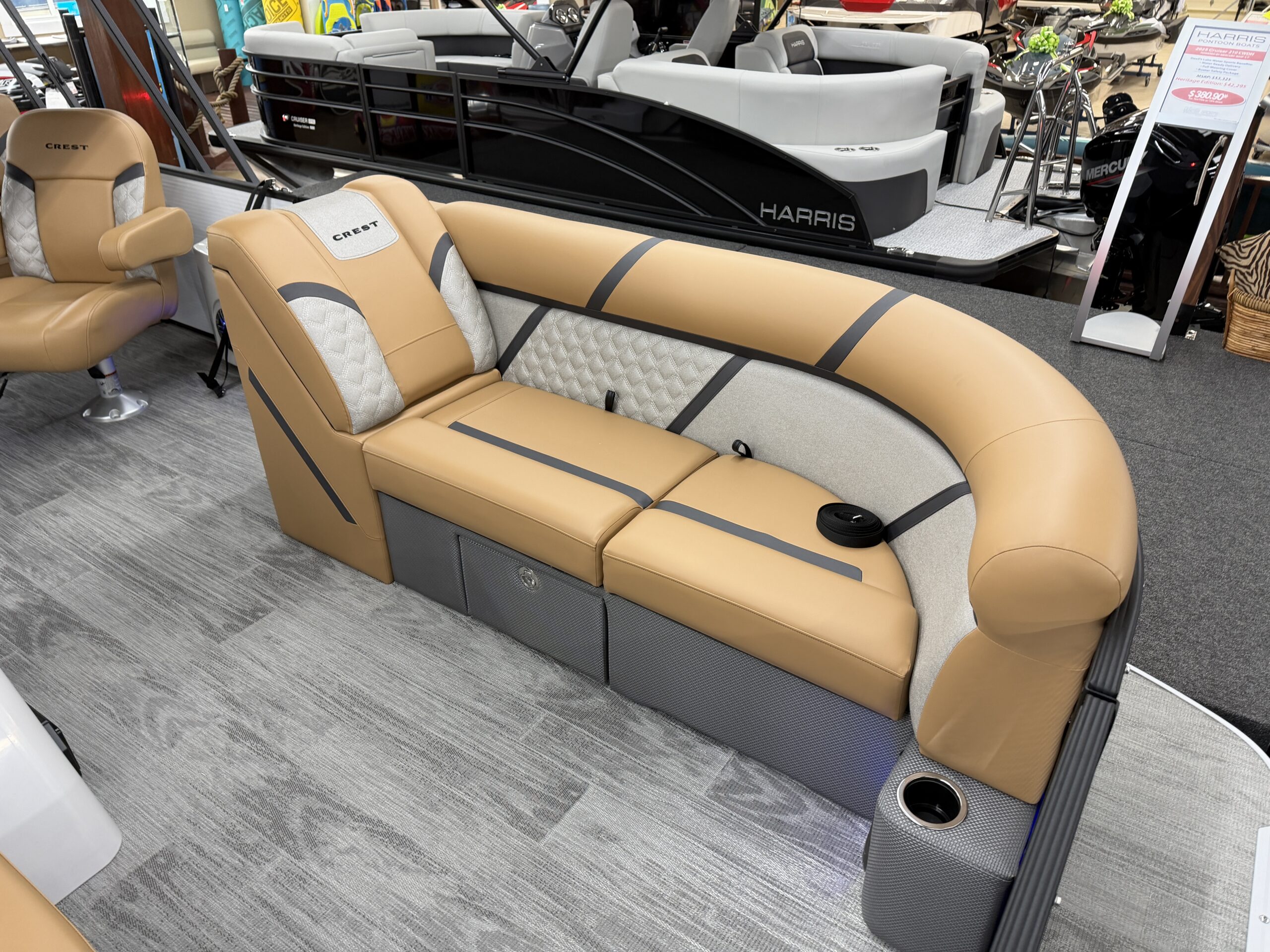 2025 Crest Classic 220 SLSC Mercury 115hp  Easy Cover