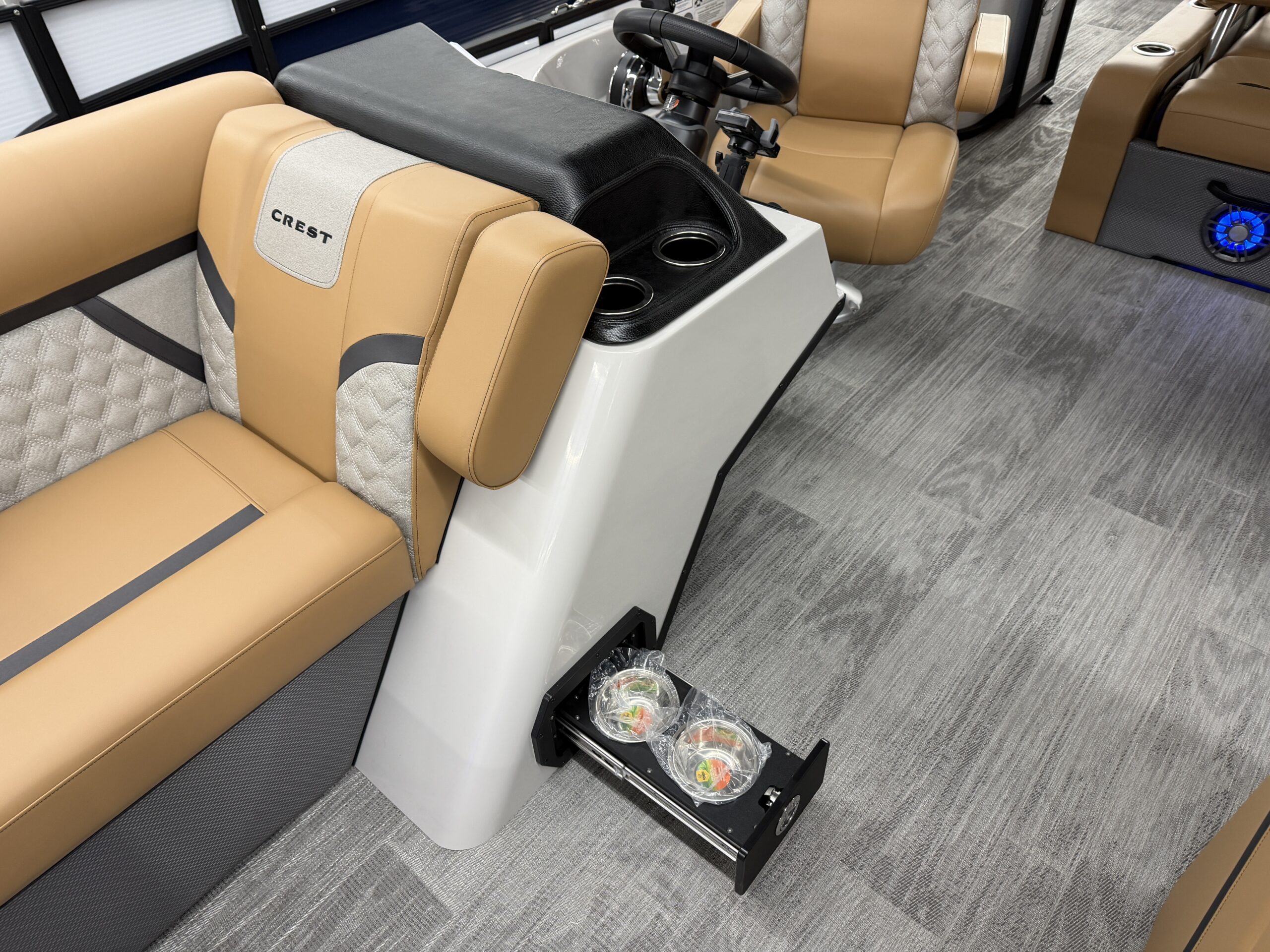 2025 Crest Classic 220 SLSC Mercury 115hp  Easy Cover