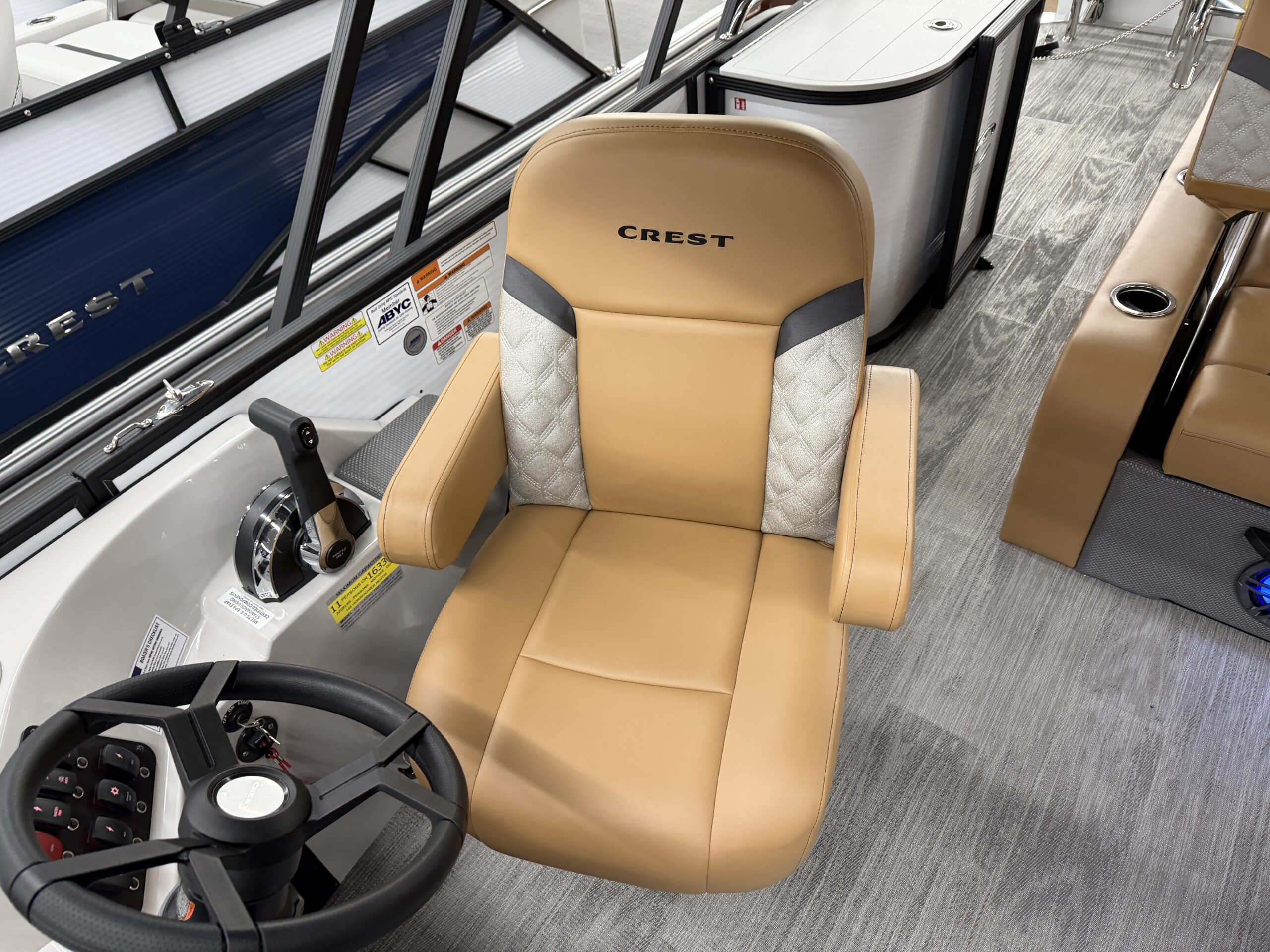 2025 Crest Classic 220 SLSC Mercury 115hp  Easy Cover