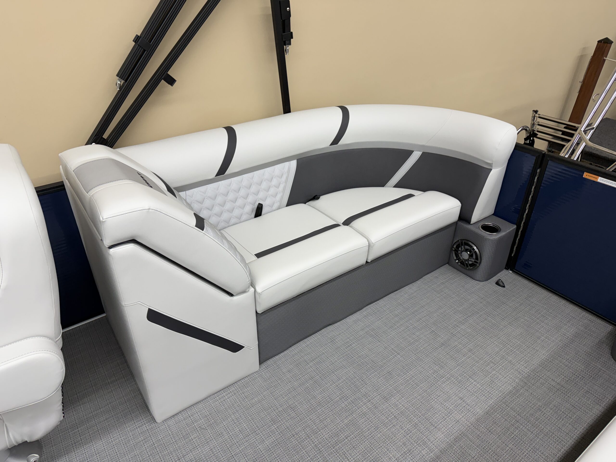 2025 Crest Classic 240 SLC  Mercury 115hp