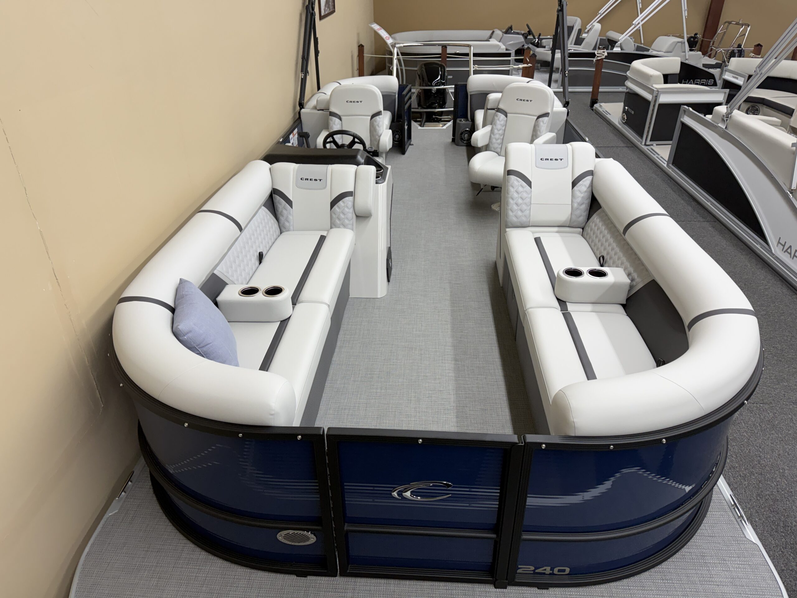 2025 Crest Classic 240 SLC  Mercury 115hp