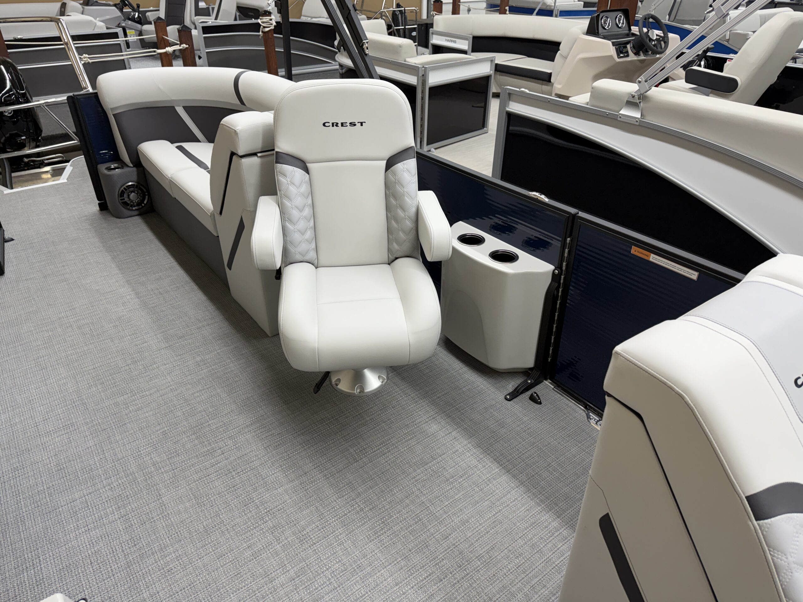 2025 Crest Classic 240 SLC  Mercury 115hp