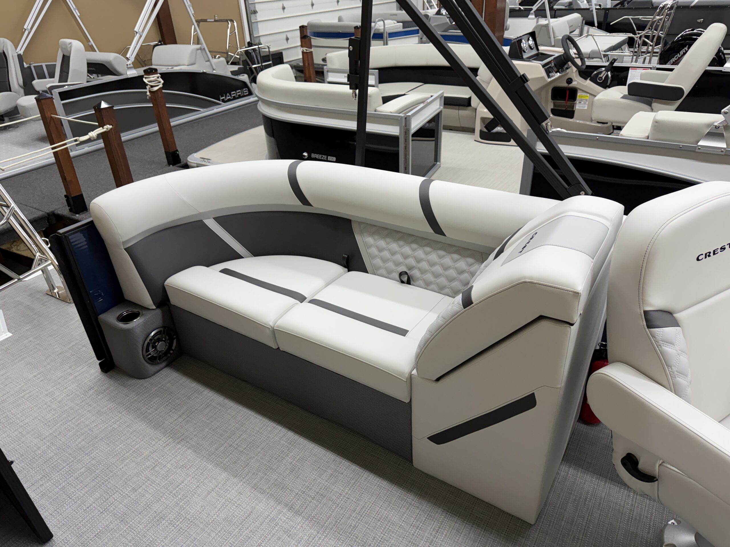 2025 Crest Classic 240 SLC  Mercury 115hp