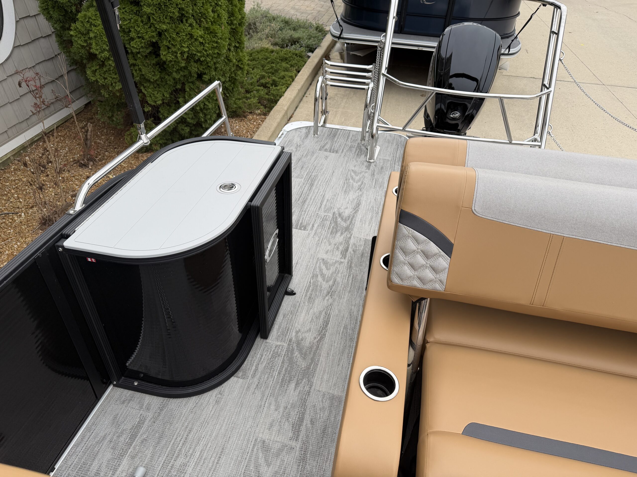 2025 Crest Classic 220 SLSC  Mercury 115hp Dealer Demo