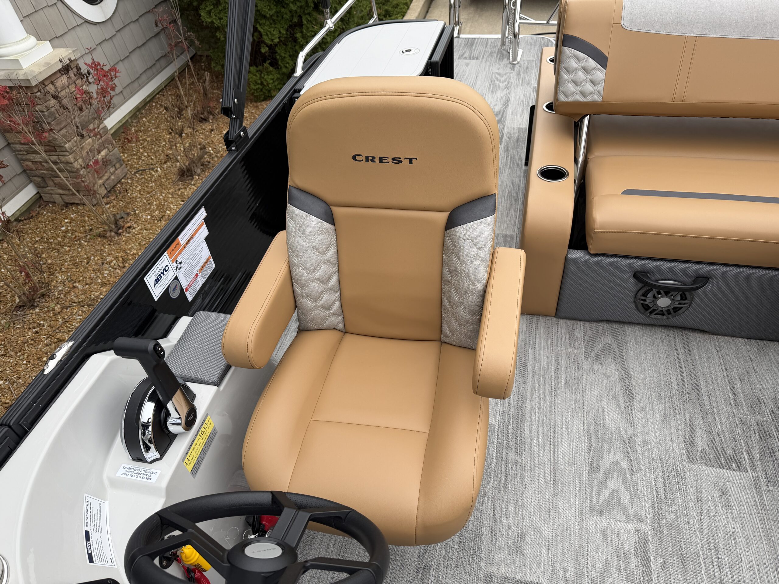 2025 Crest Classic 220 SLSC  Mercury 115hp Dealer Demo