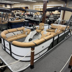 2025 Crest Classic 220 SLSC Mercury 115hp Command Thrust