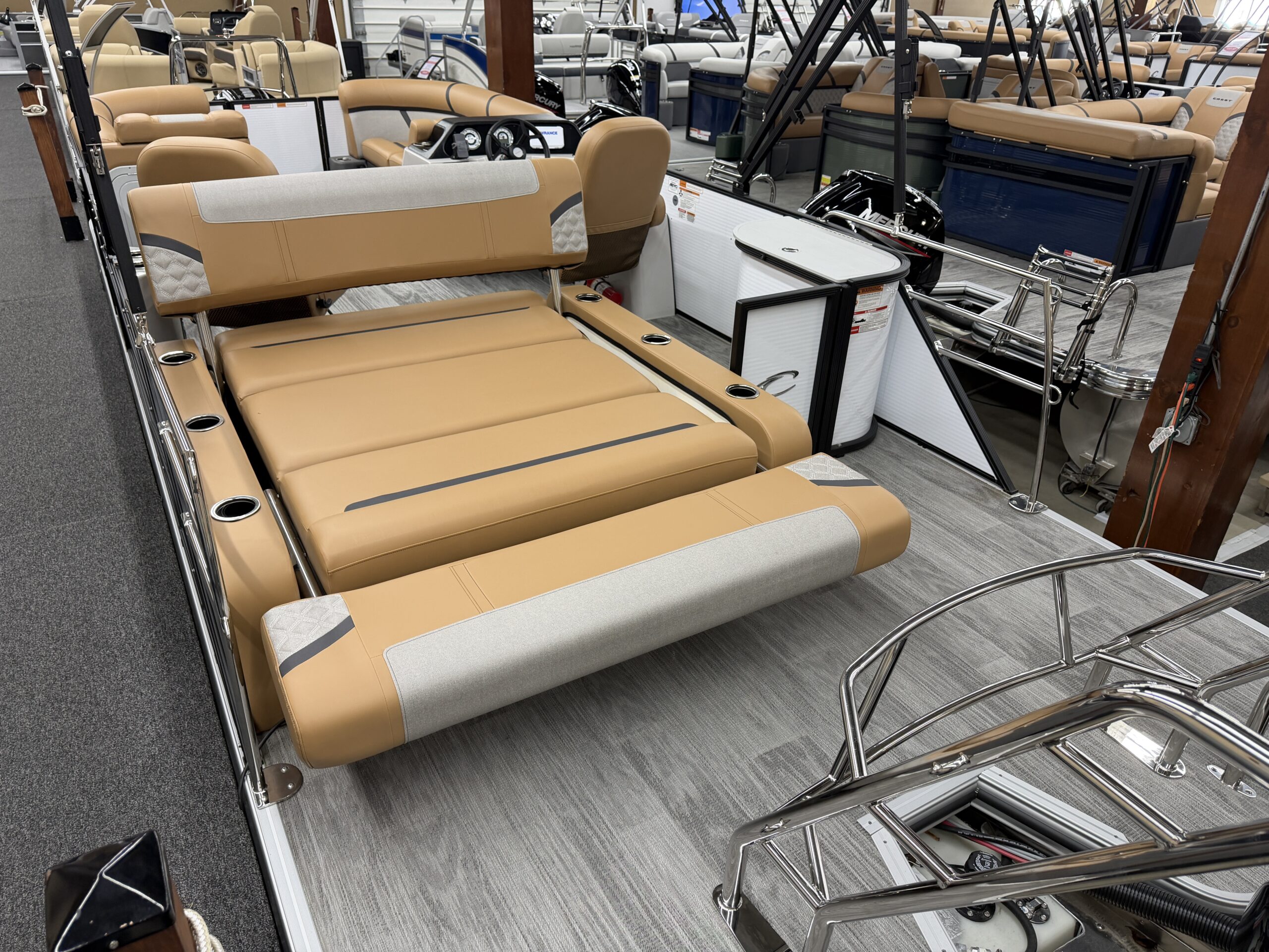 2025 Crest Classic 220 SLSC  Mercury 115hp Command Thrust