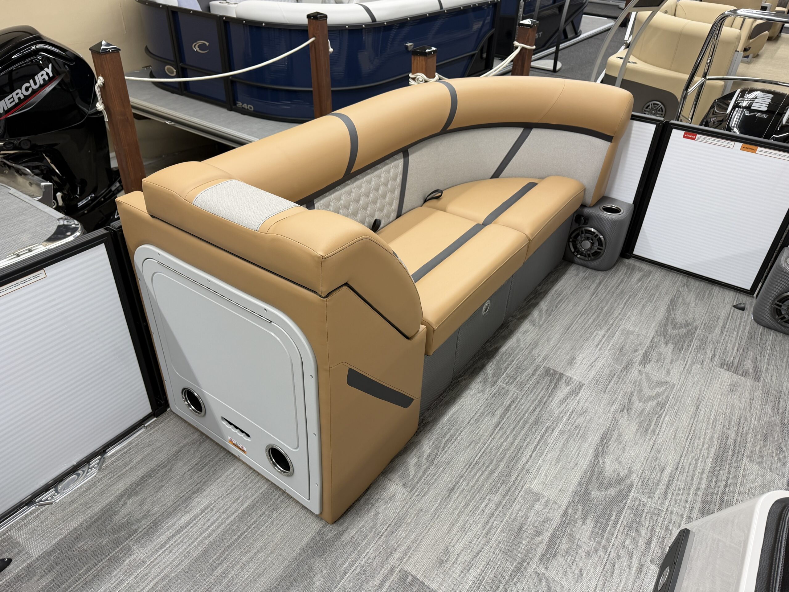 2025 Crest Classic 220 SLSC  Mercury 115hp Command Thrust