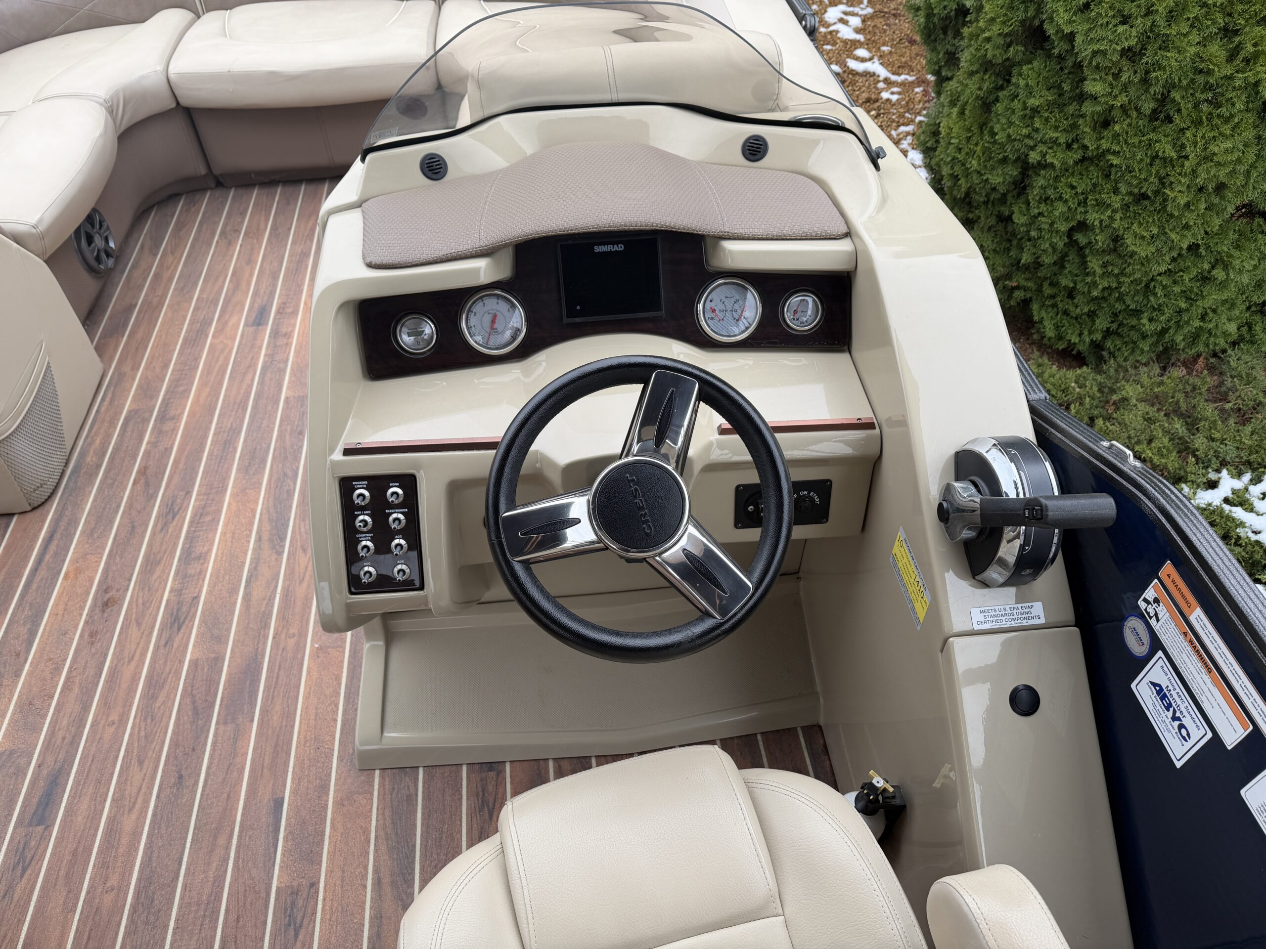 2017 Crest Classic 230 SL  Mercury 90hp CT  Easy Cover