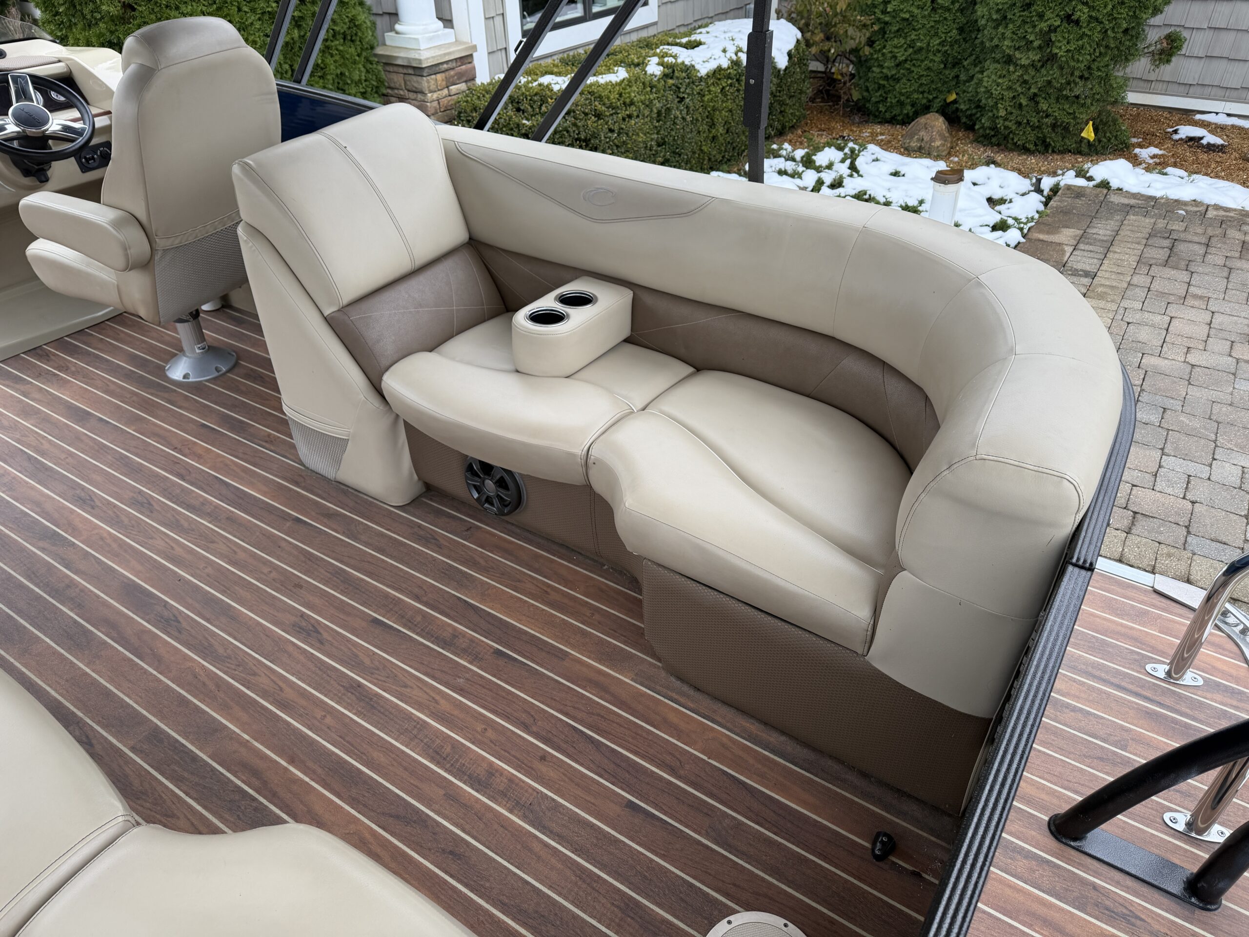 2017 Crest Classic 230 SL  Mercury 90hp CT  Easy Cover