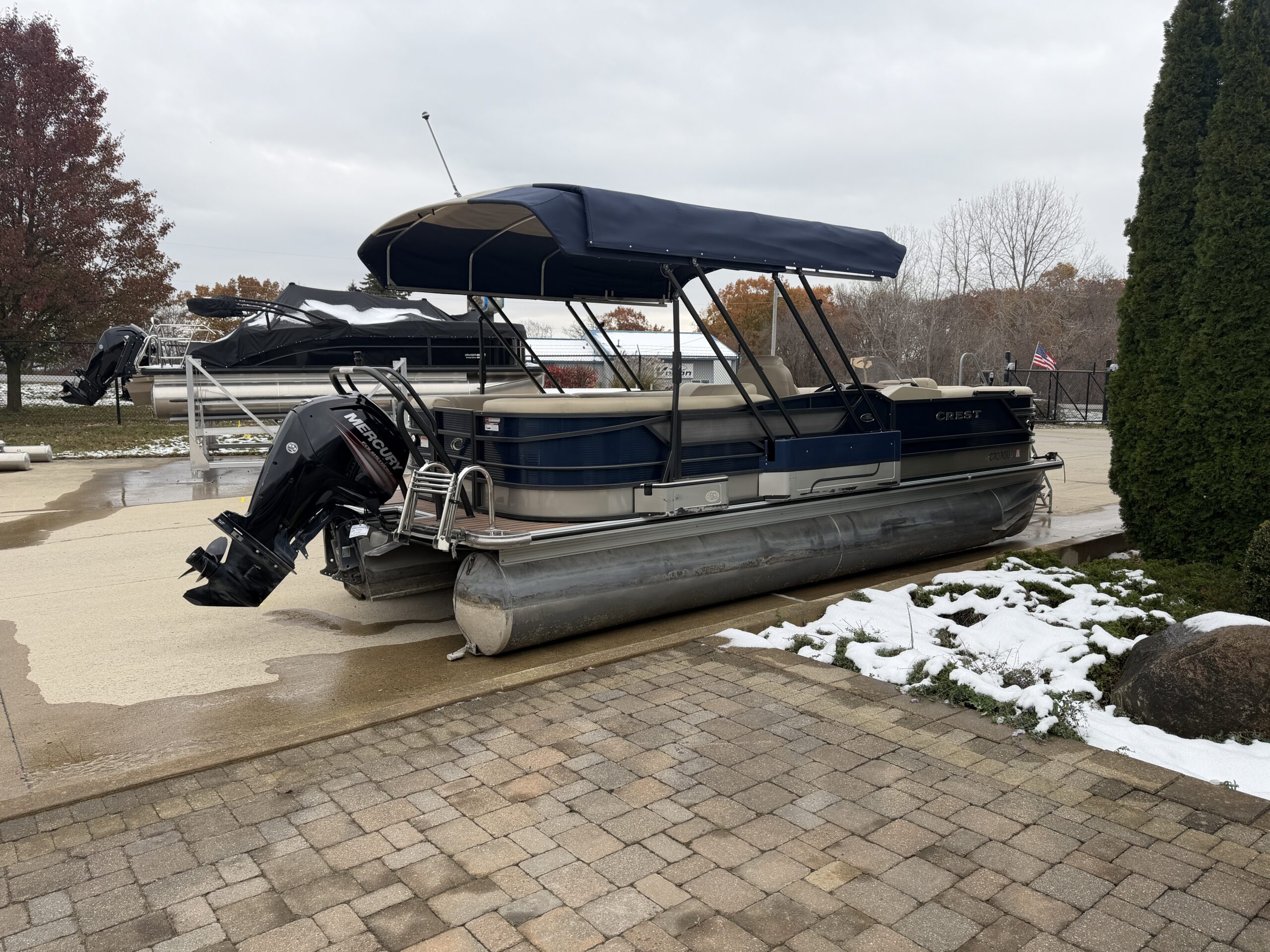 2017 Crest Classic 230 SL  Mercury 90hp CT  Easy Cover